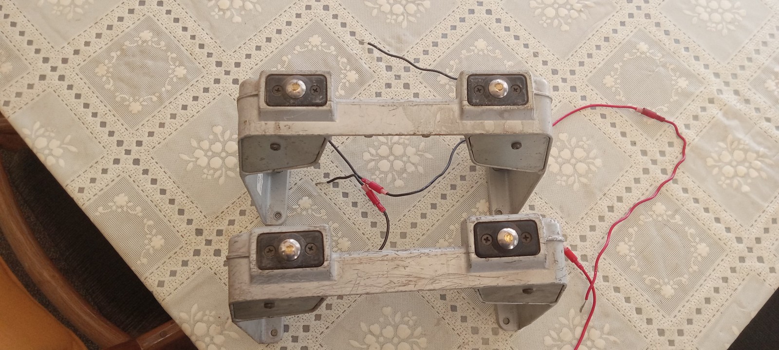 Sensor head stow brackets - Hunter 611 DSP306HFSS - Pair