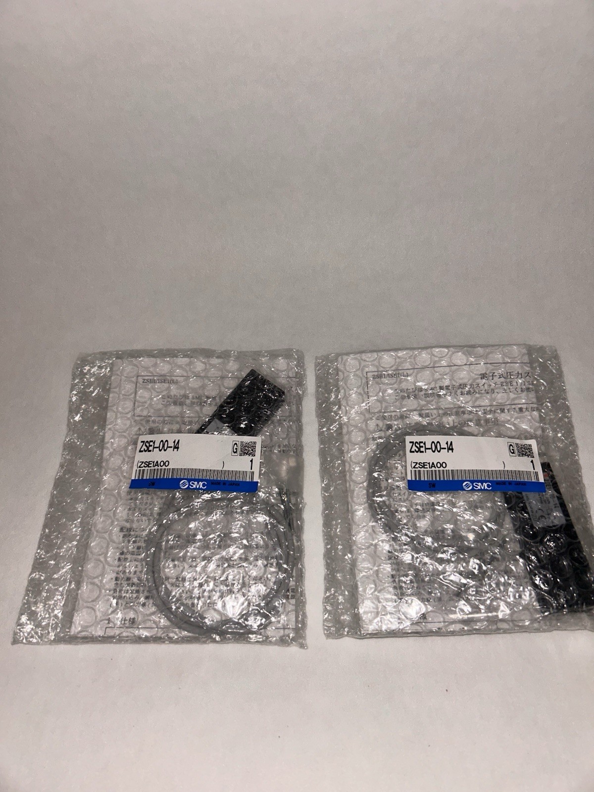 SMC ZSE1-00-14 vacuum switch, ZSE1 VACUUM SWITCH (Lot Of 2)