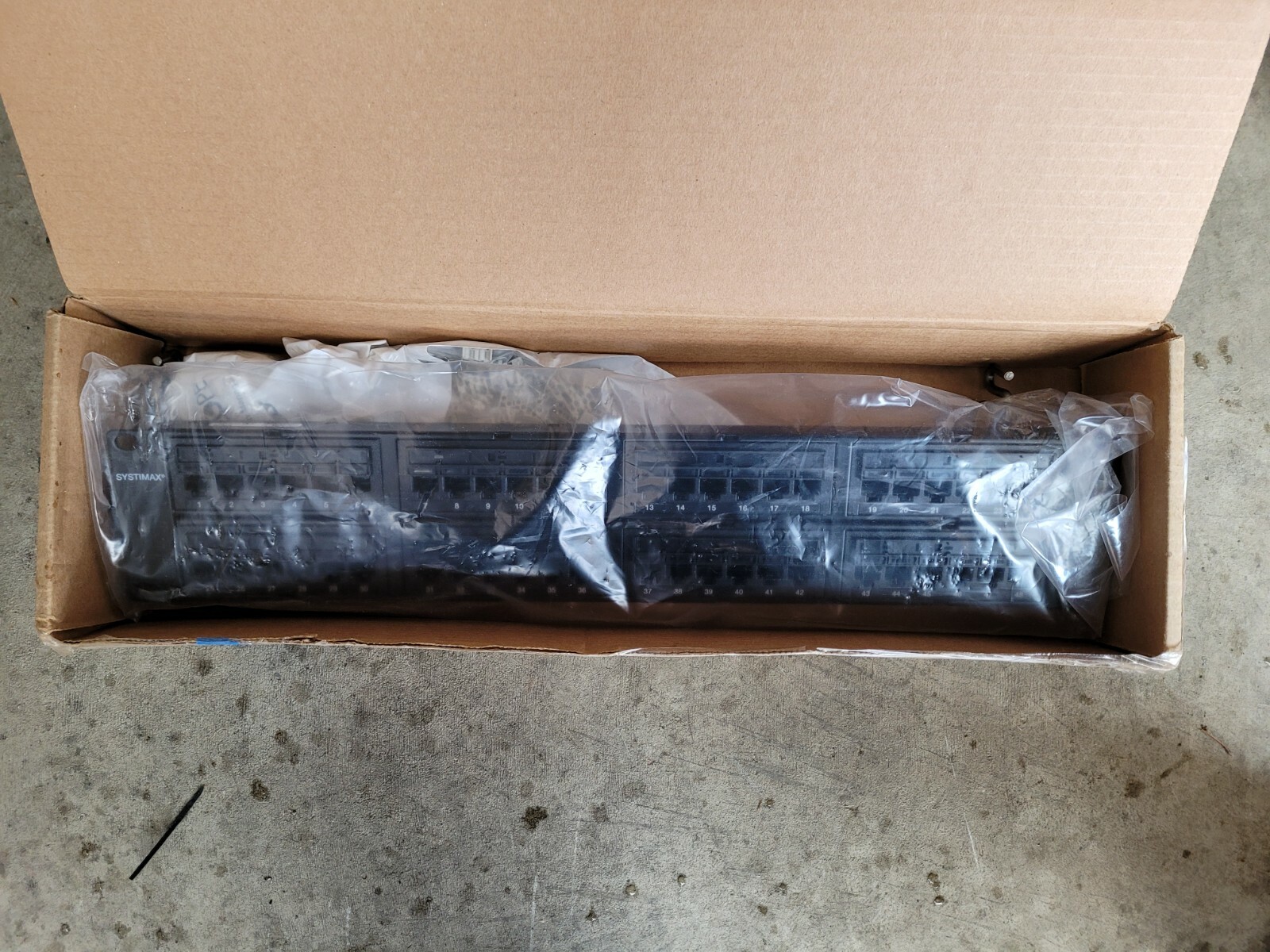 New CommScope SYSTIMAX 1100 Universal PS Patch Panel 48 Port 2RU MSRP $600+