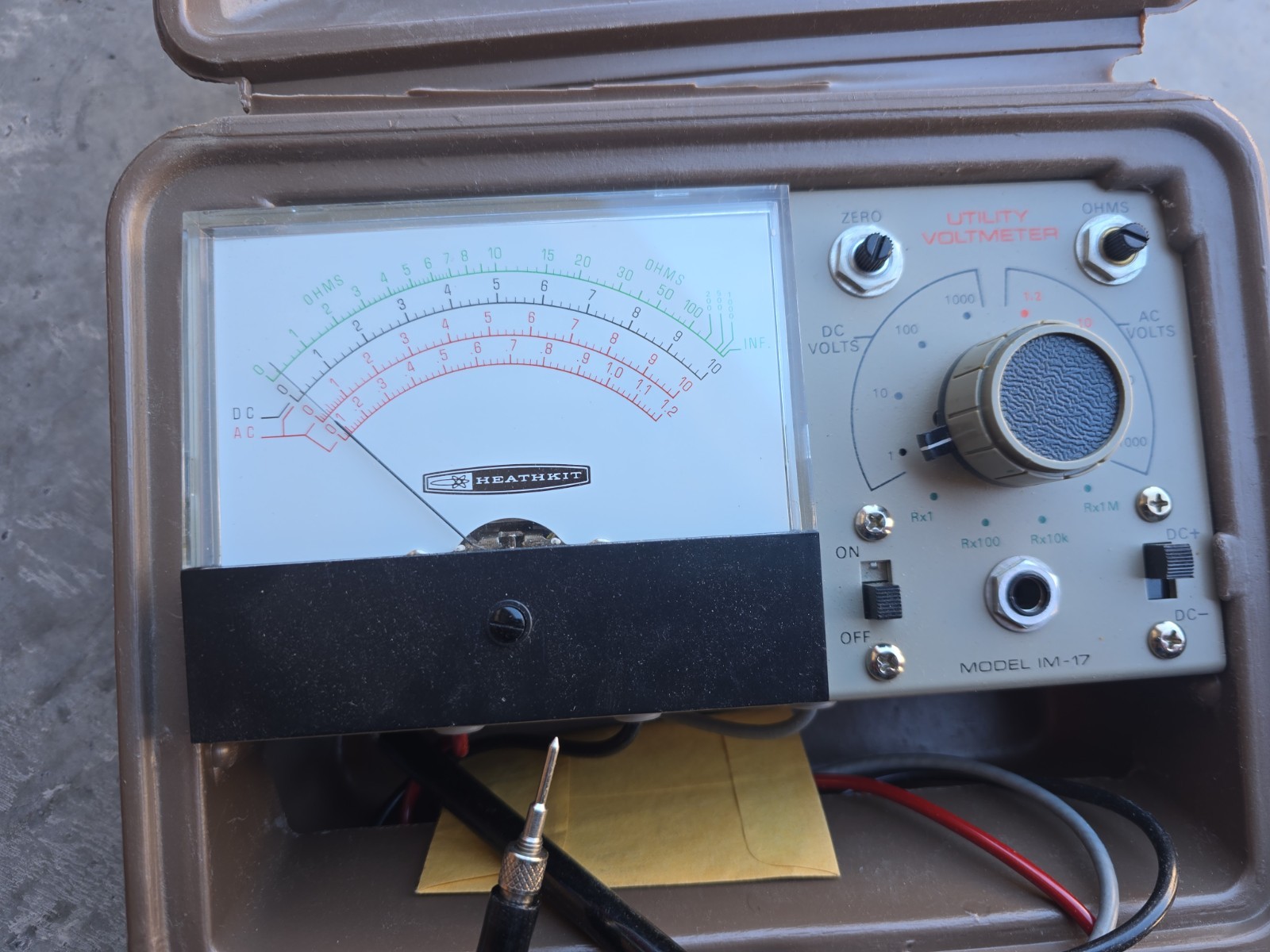Vintage Heathkit Utility Solid State Voltmeter Model IM-17 in Original Case