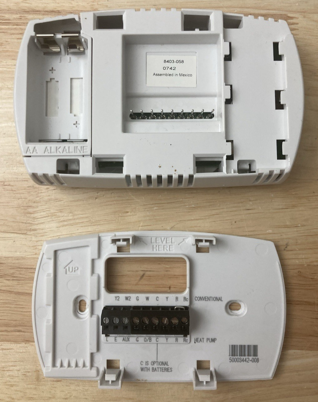 Bard TH5220D1151 Non-Programmable Thermostat 8403-058 (Tested)