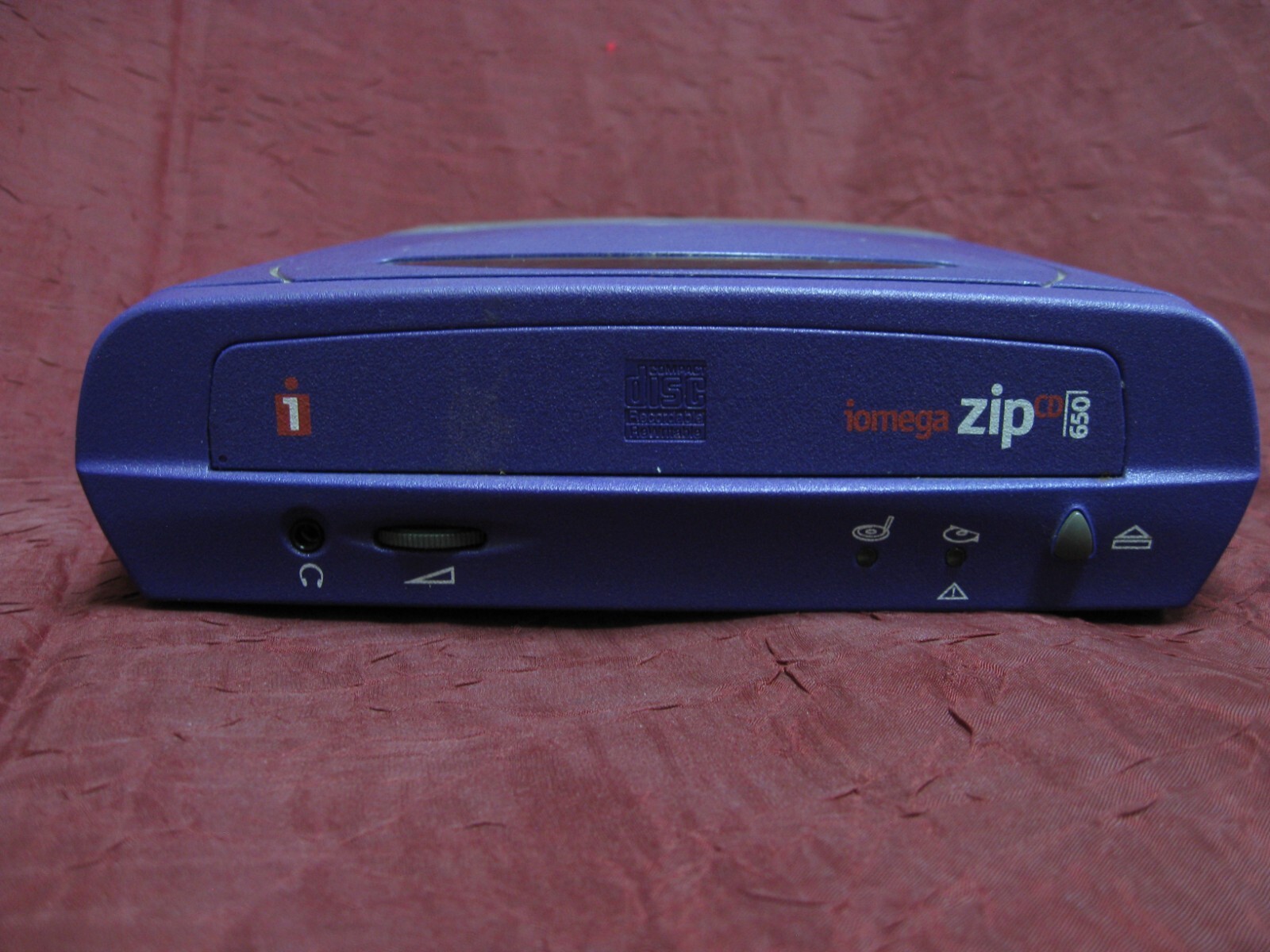 IOMEGA USB ZIP CD 650 Drive ZIPCDUSB external drive surplus- No Cables No PS