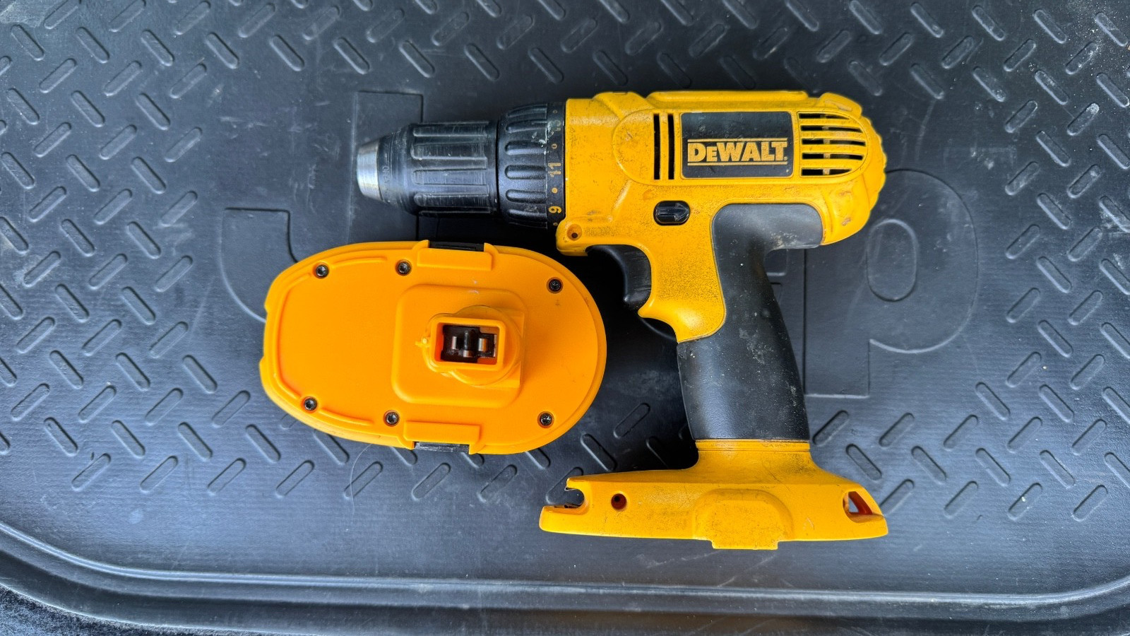 DeWalt 18V Cordless Drill Lot
