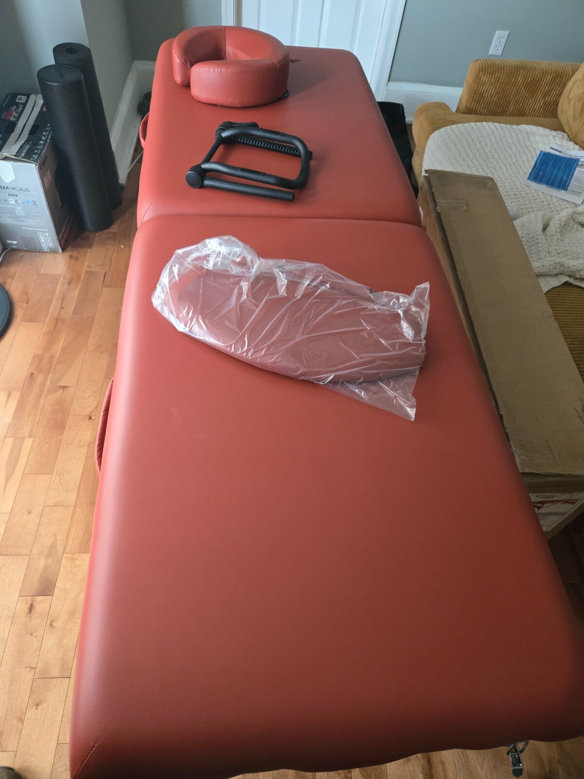Master Massage 25in FAIRLANE™ Portable Massage Table Package