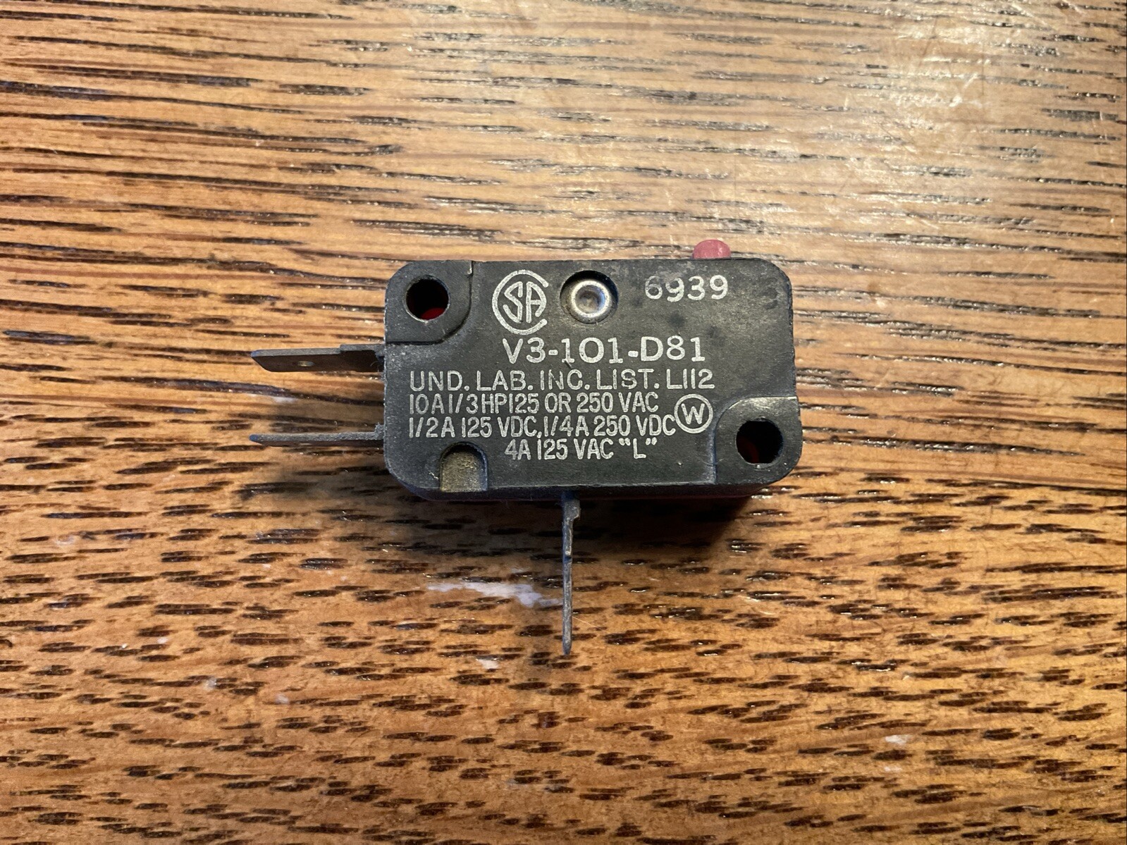 Micro Switch V3-101-D81  Switch Microswitch NOS
