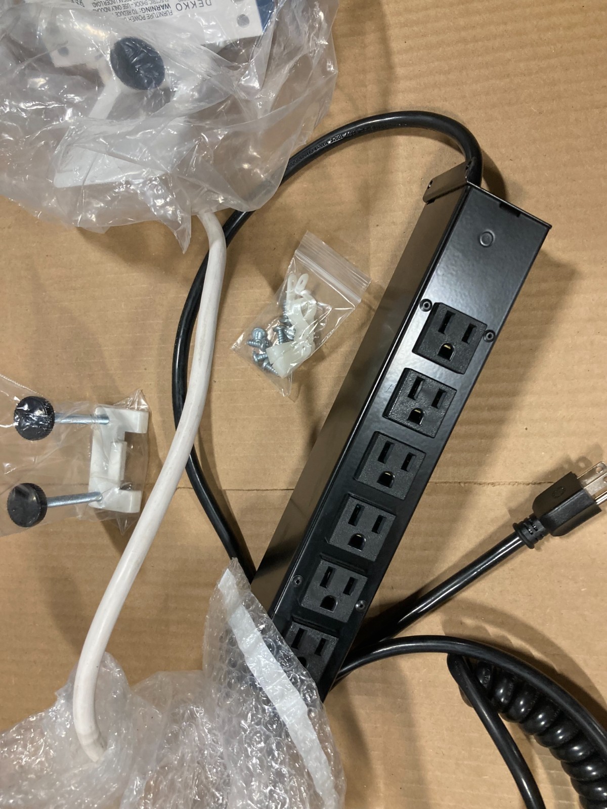 NEW OPEN Ashley Inline Dekko Power Series with USB-A and USB-C 6 Power supplies