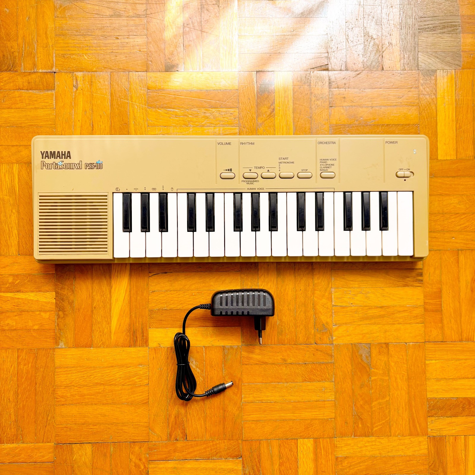 Vintage Yamaha PortaSound PSS-110 Mini Keyboard Synthesizer Made in Japan 1983!