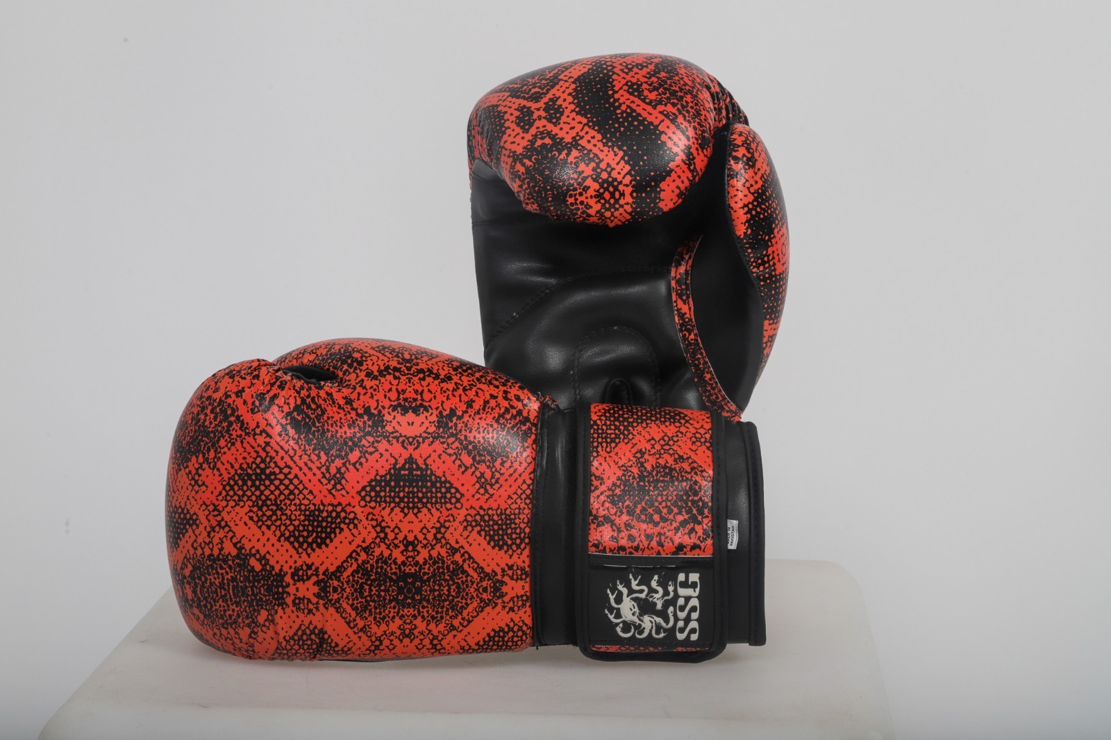 Stone Strike Gear Boxing Premium Quality Gloves Orange Snake Skin print 16 Oz