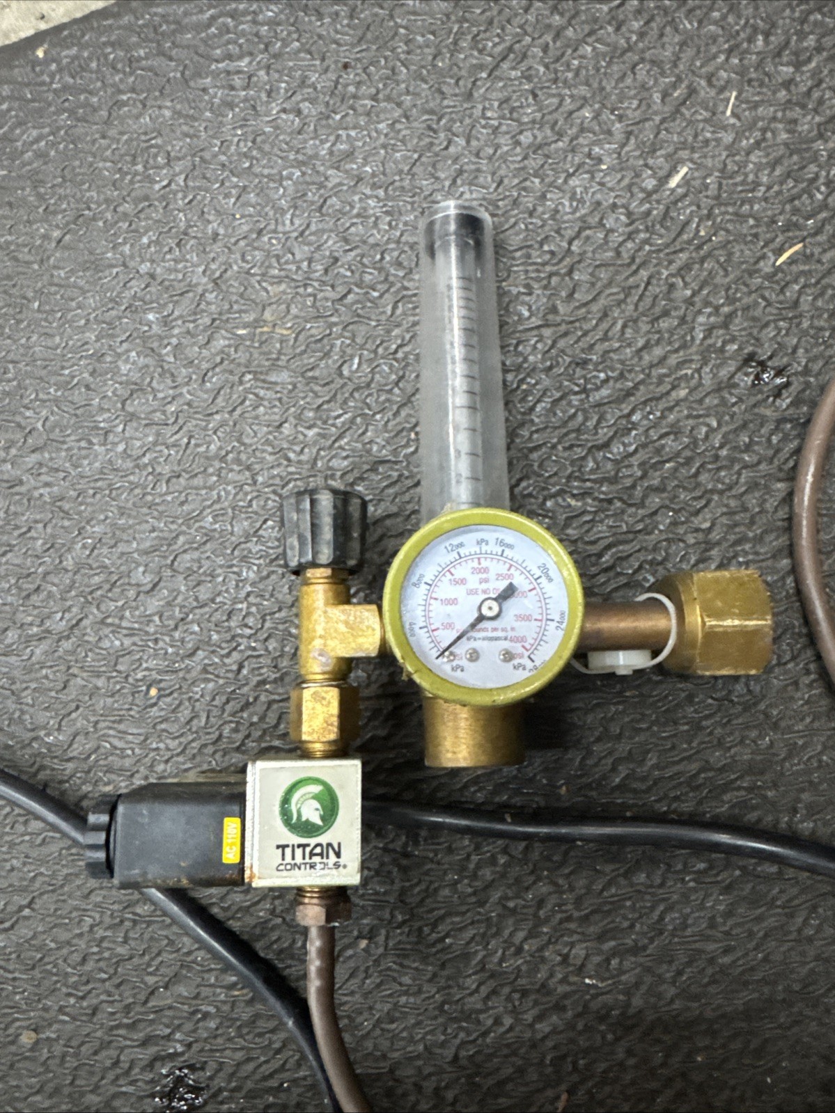 Titan Controls CO₂ Regulator - Compatible with Titan Controls CO₂ Controllers