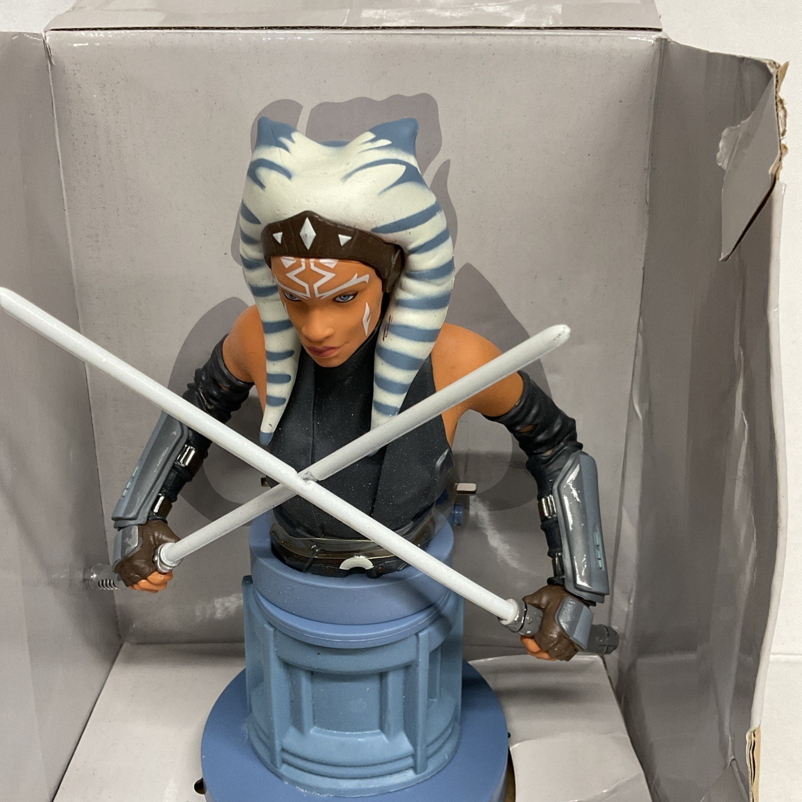 ⚡️Cable Guys Star Wars Ahsoka Tano Phone & Controller Holder 🆕 As Shown⚠️