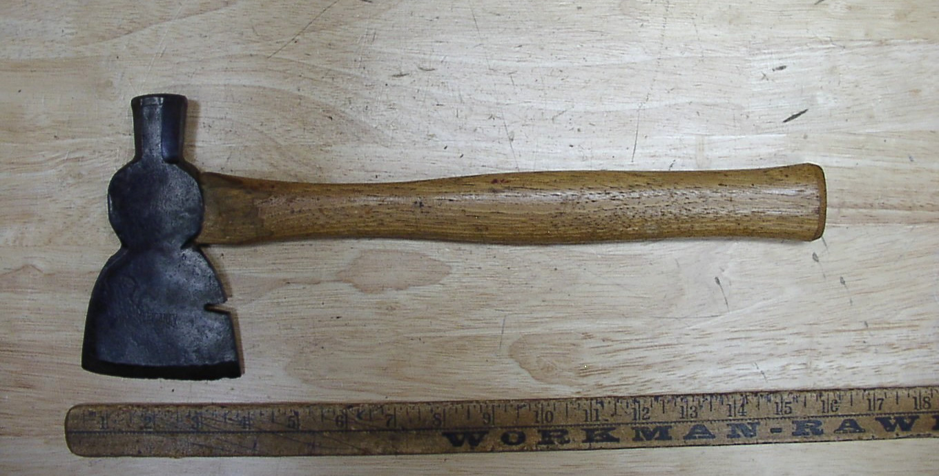 Vntg  Americanax  Carpenters Hatchet,1lb.10.8oz,Rough & Rugged Kindling Survivor