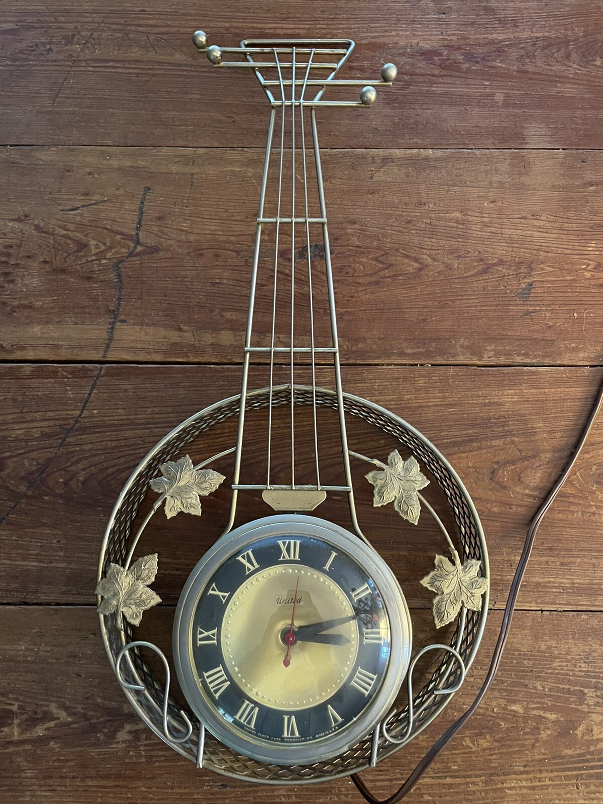 Mid Century United Goldtone Metal 22.5” Banjo Electric Wall Clock - Works