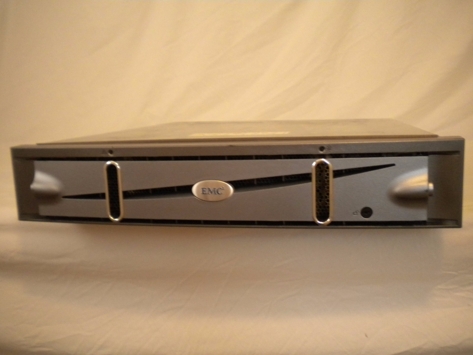 EMC2 Celerra EMC NX4 12 Slot Storage Array MPE 100-520-802 12x3.5 NX4-AUXFCR