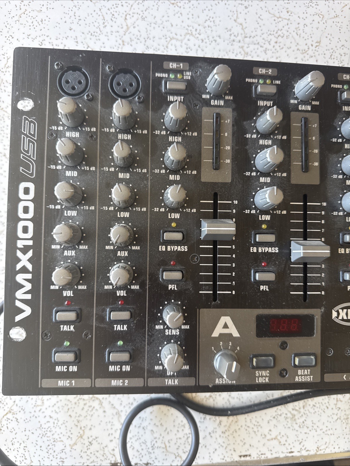 Behringer Pro Mixer VMX1000USB 5-channel DJ Mixer