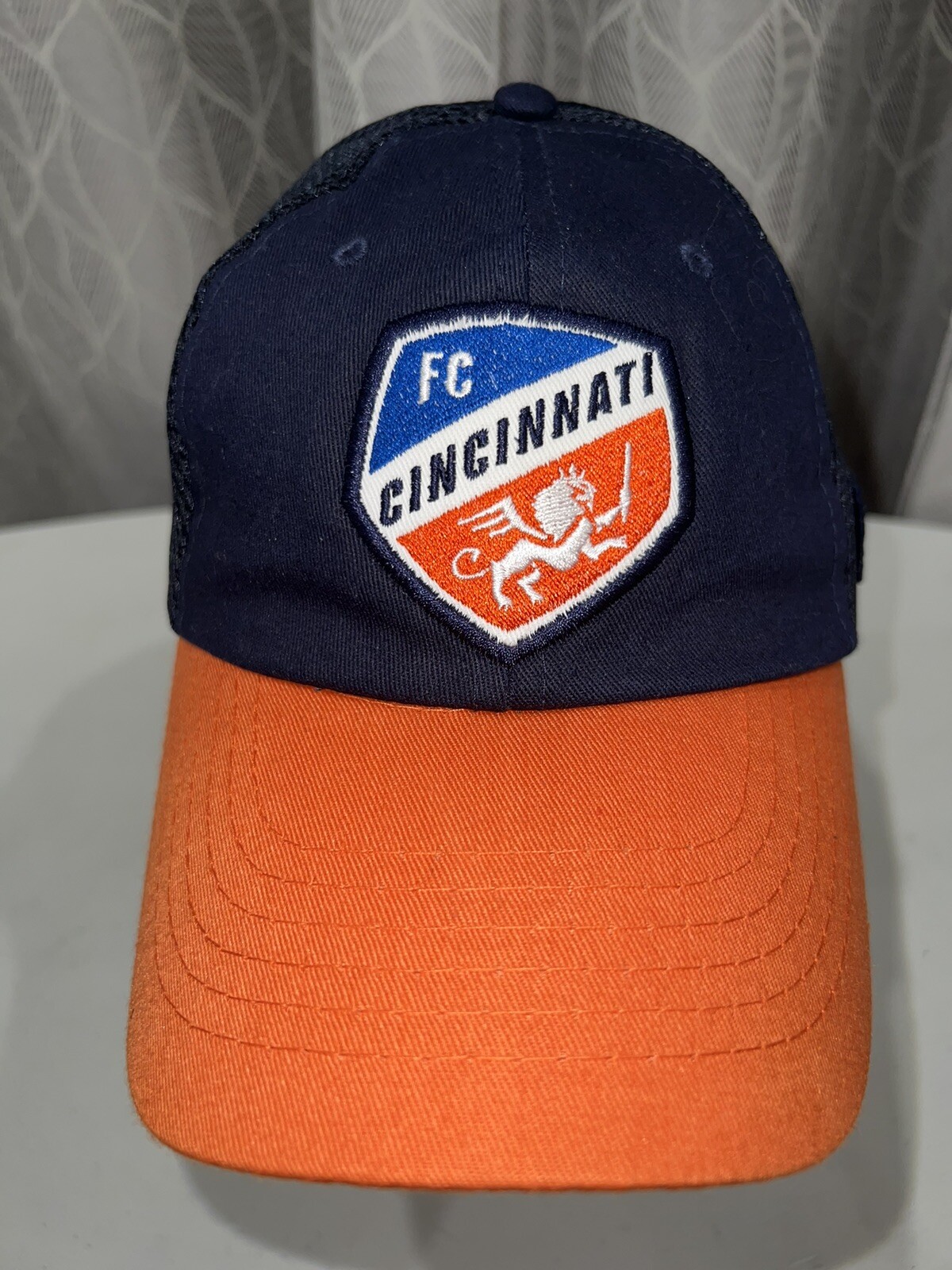 FC (Soccer)Cincinnati w Lion Patch Hat Cap Snapback Navy Mesh Orange Bill EUC