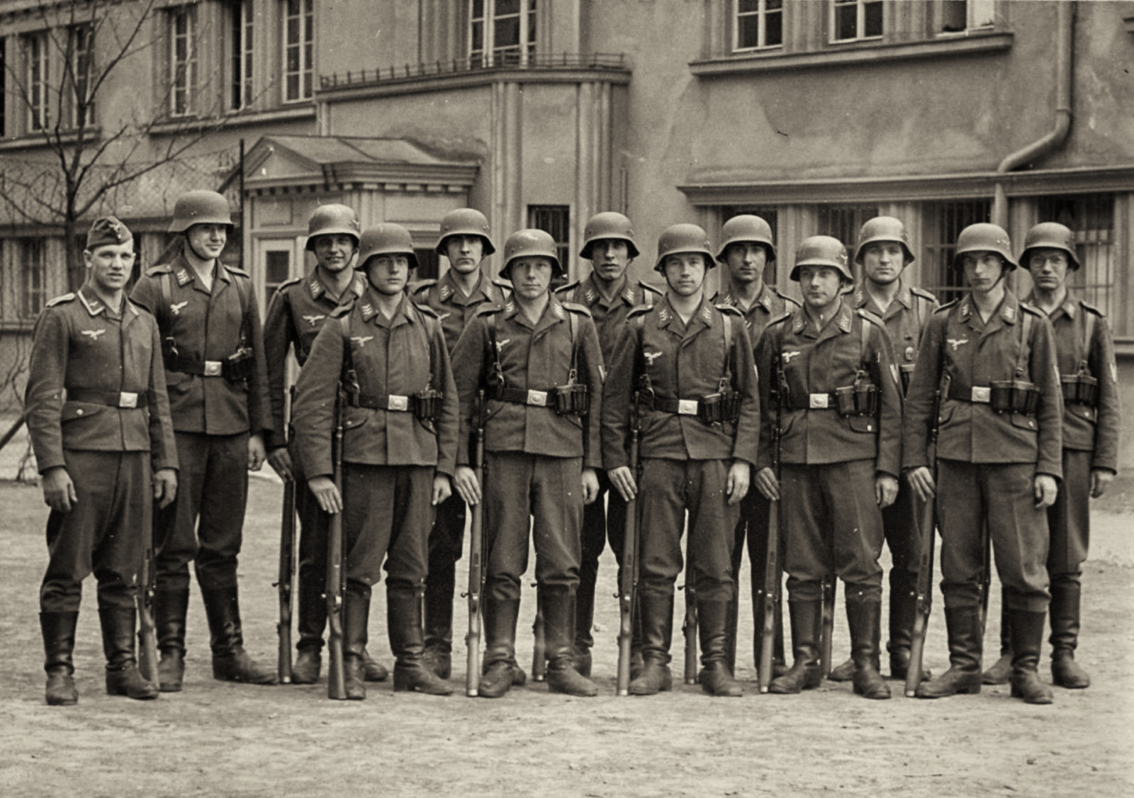 WW2 WWII Photo German Soldiers Group Photo World War Two Germany / 2662