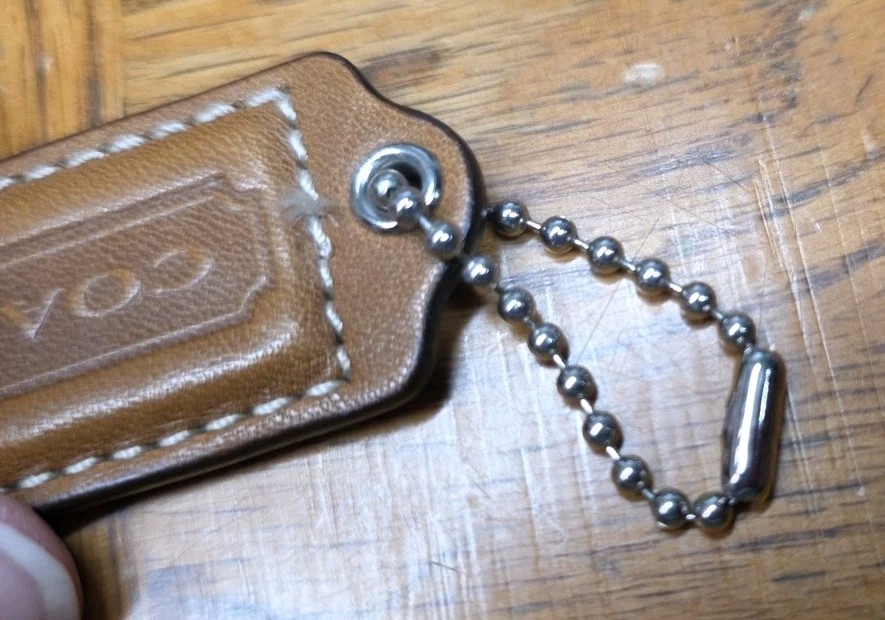 Coach Hangtag Brown Leather Front And Back With Silver Chain