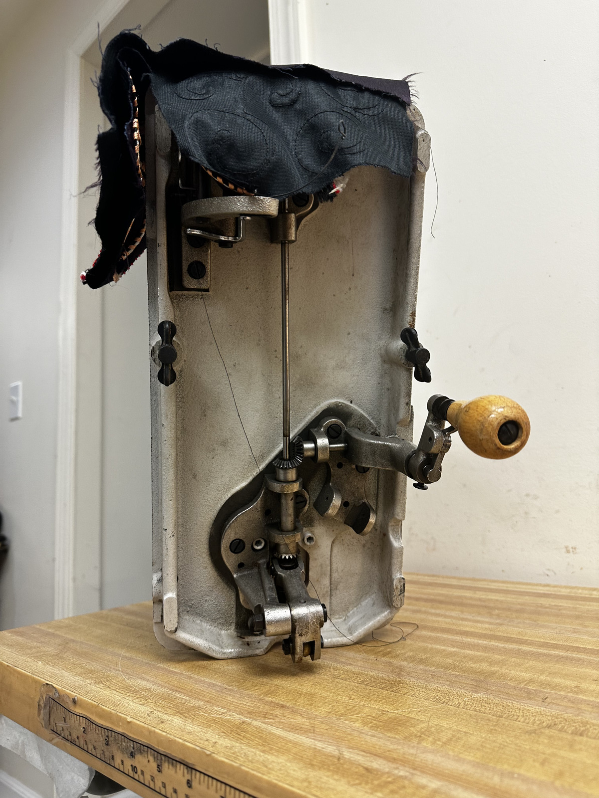 Taking Embroidery Machine model LG