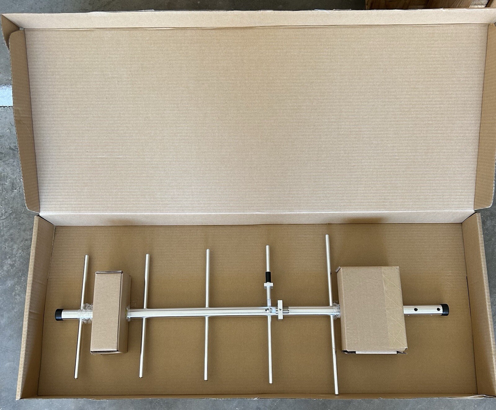 PCTEL MYA4505N, 450-470 MHz, 9.2 dB, 5 Element, N Female Yagi Antenna
