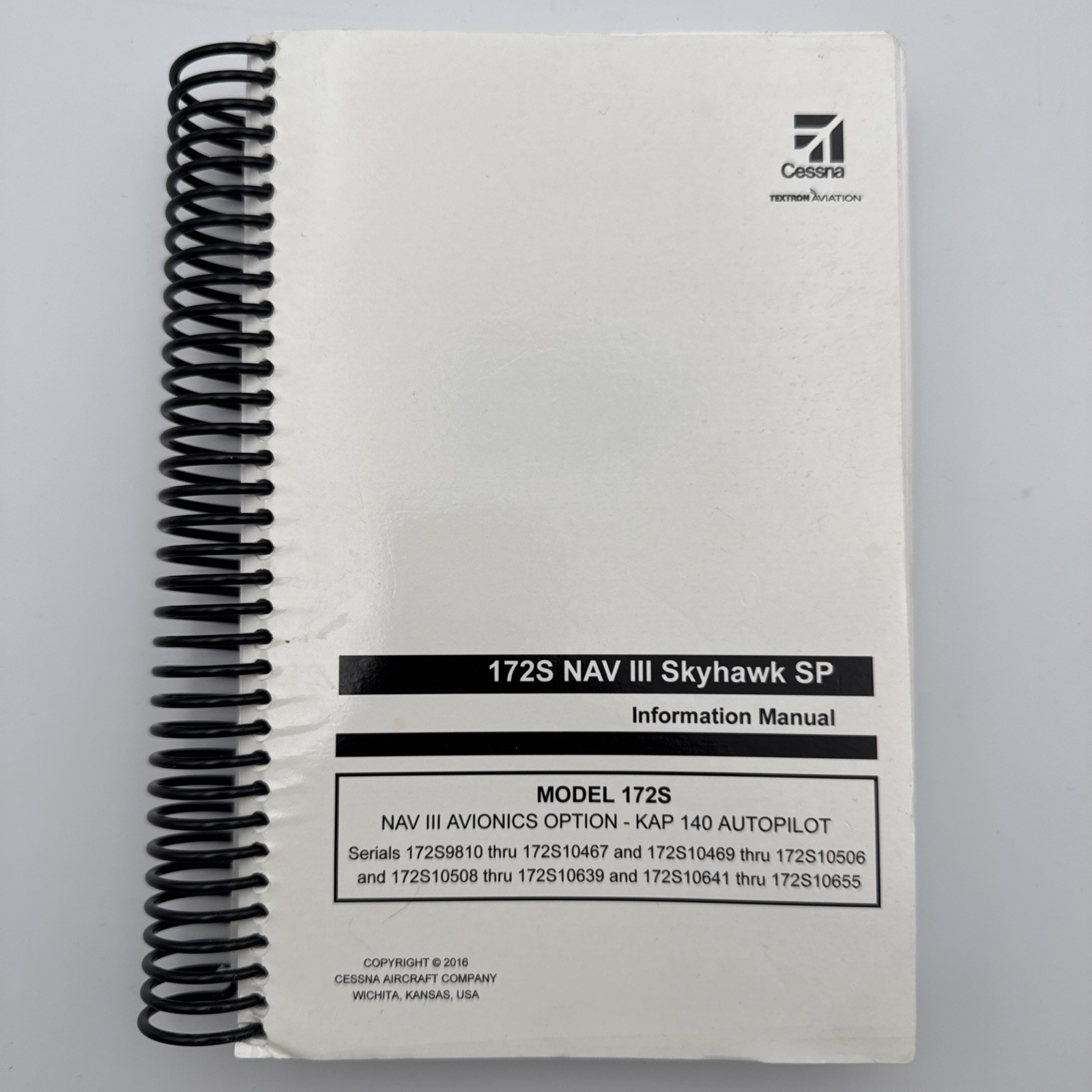172S NAV III Cessna Skyhawk SP Information Manual Book