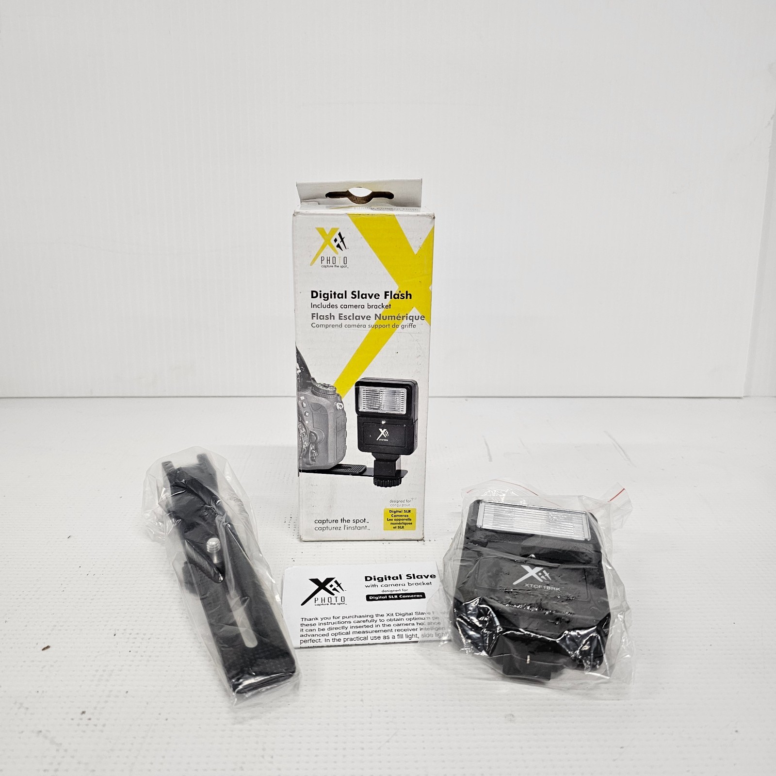 Xit Photo Digital Flash Slave + Bracket for Digital DSLR Cameras XTCF1BRK