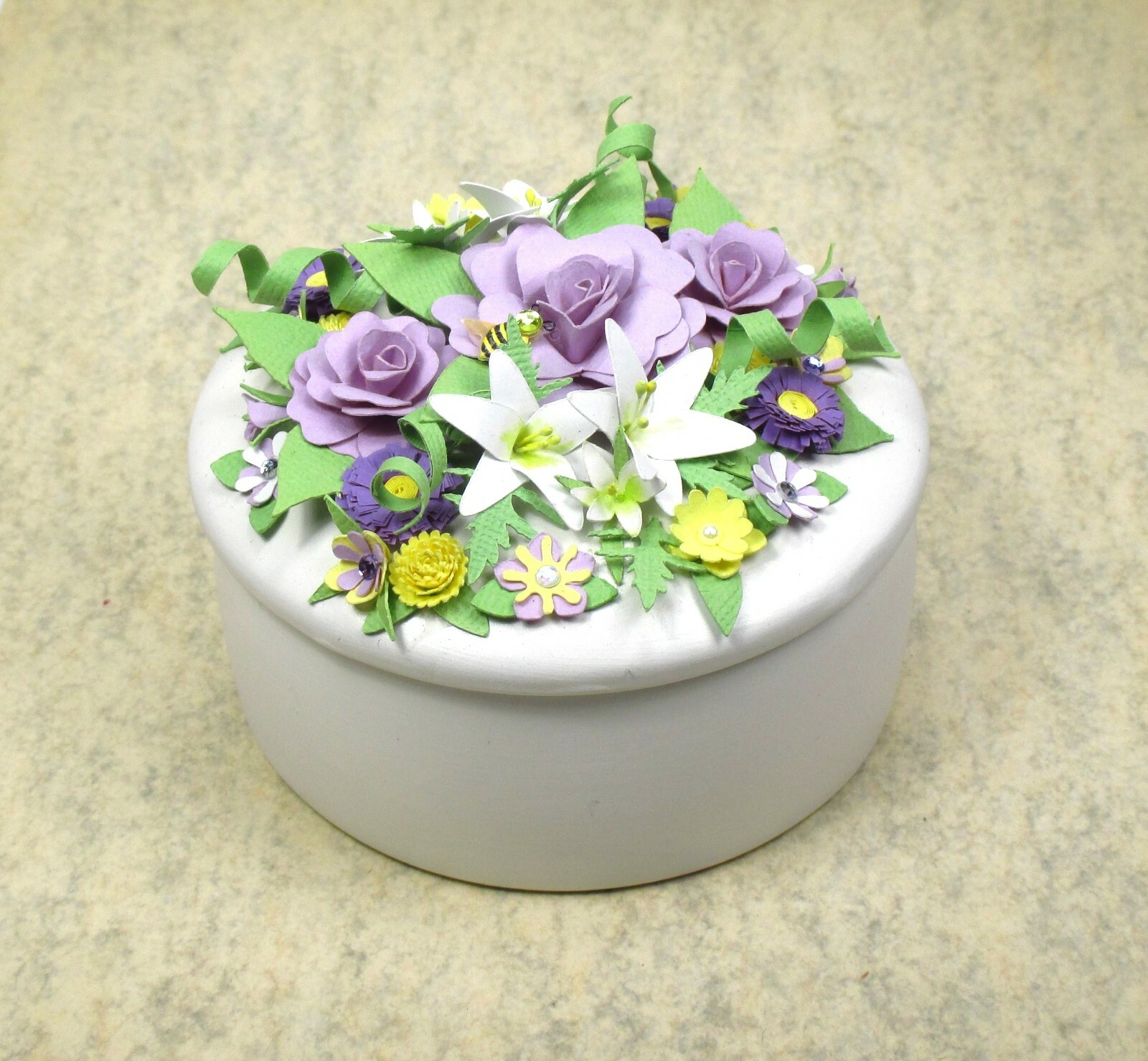 WMH Handmade Paper Flower Embellished Ceramic Vanity Dish With Lid Keepsake