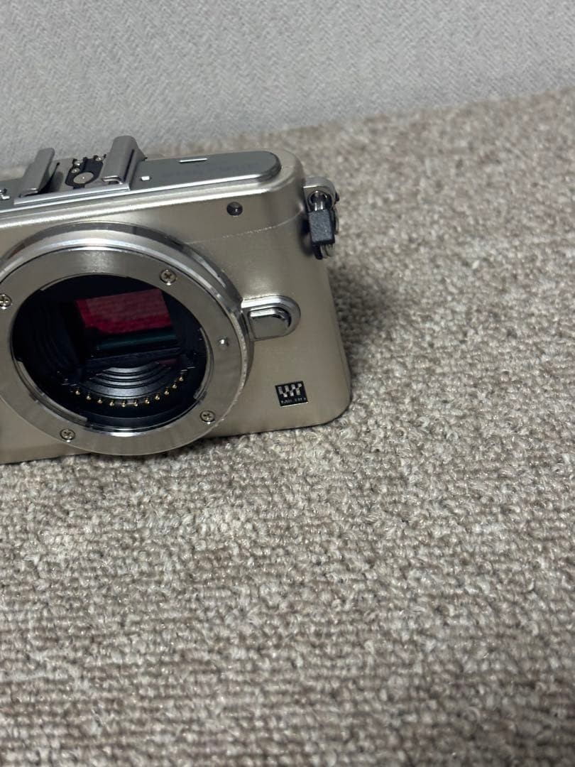OLYMPUS E-PL5 Mirrorless Camera