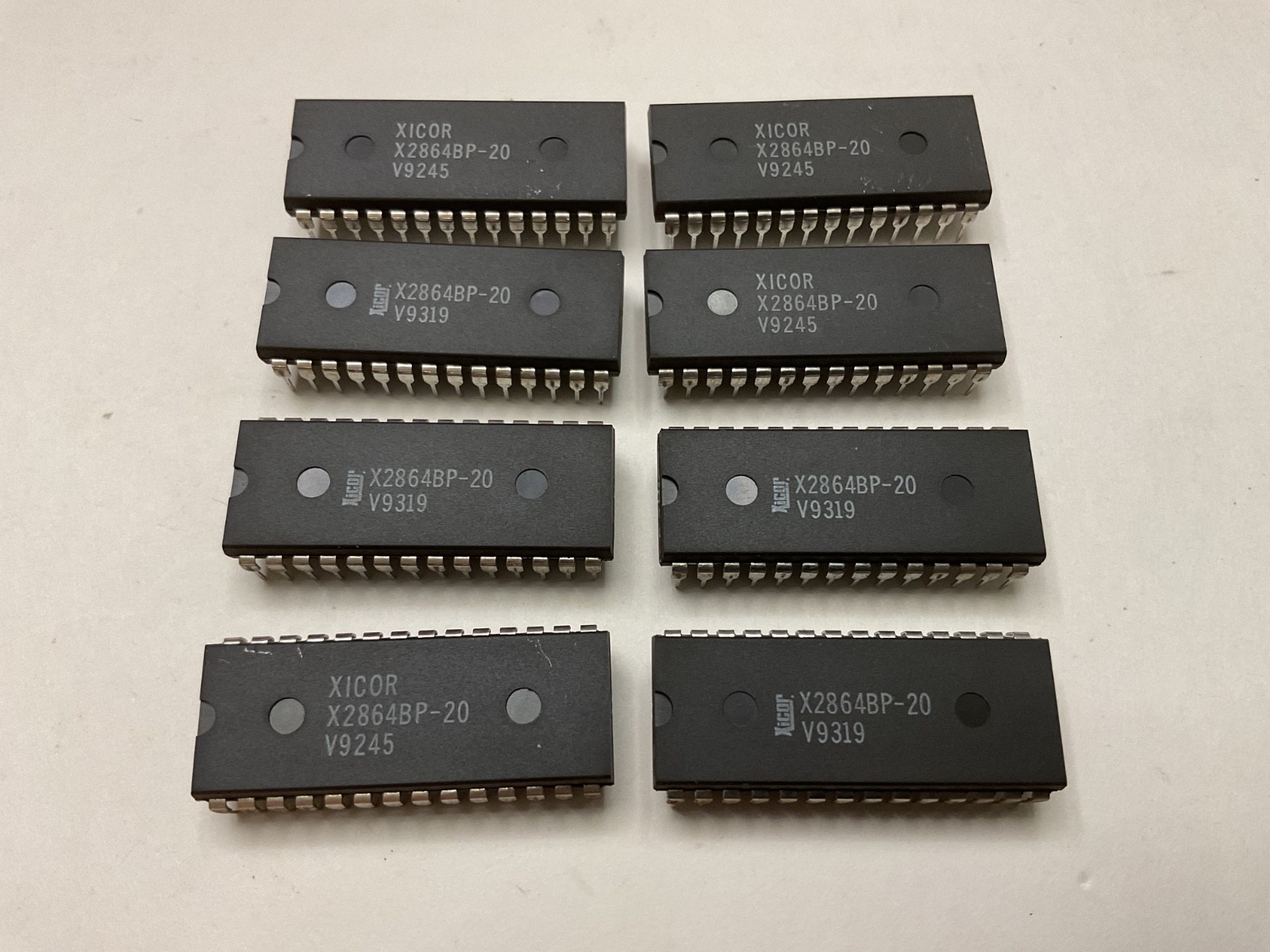 Lot of 8 Xicor X2864BP20 EEPROM DIP 28 Socket Pulls