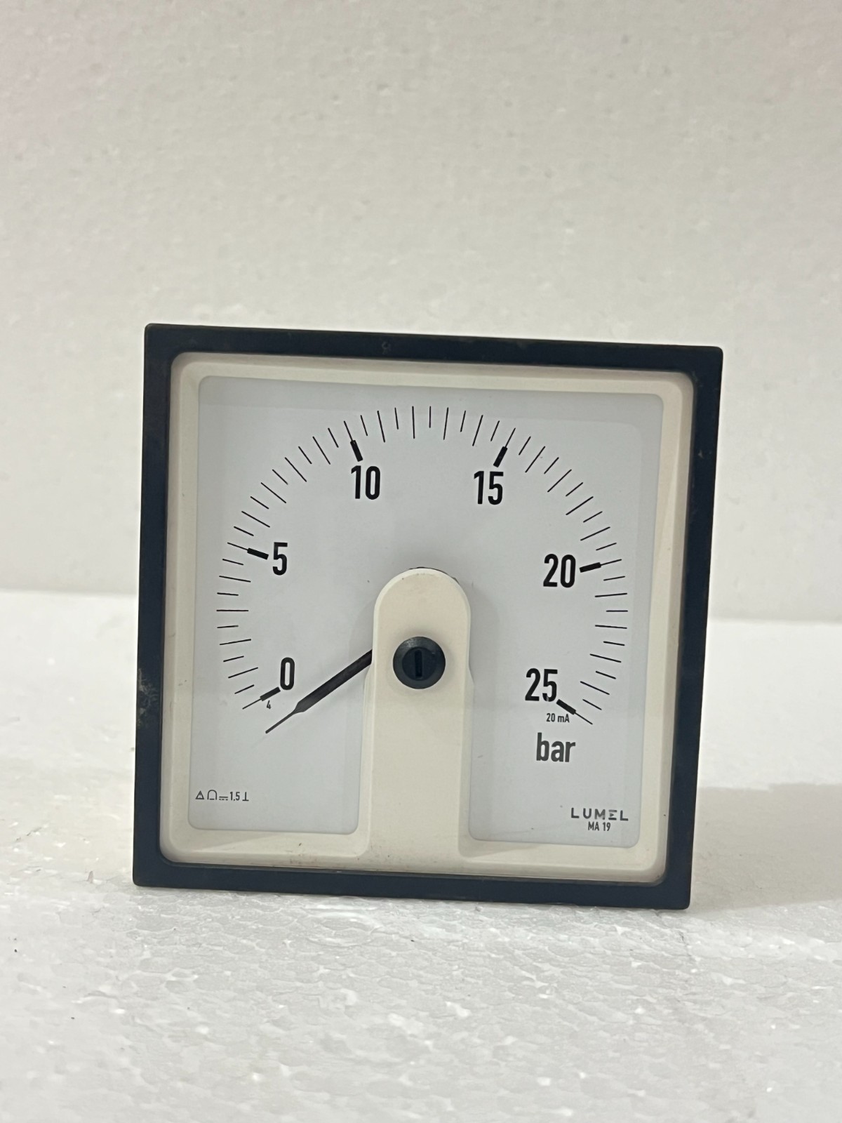 LUMEL MA19 PANEL METER 0-25 BAR