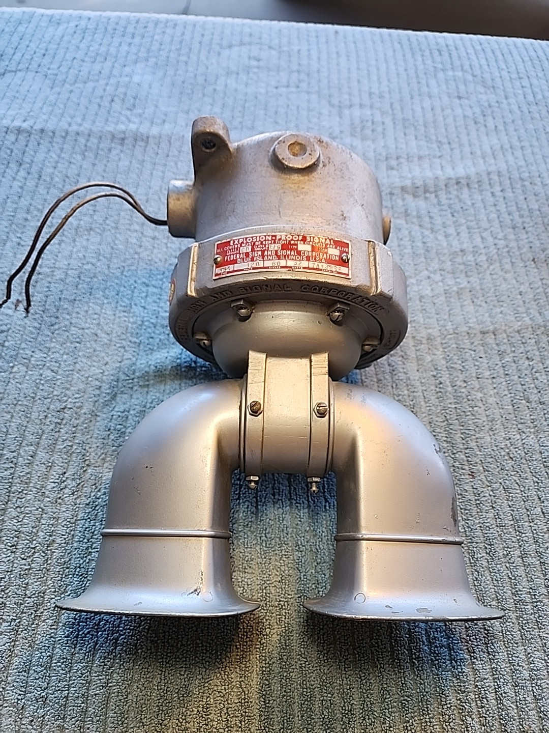 Vintage Federal Signal 33X 120v Explosion-Proof Vibrating Warning Buzzard-Horn