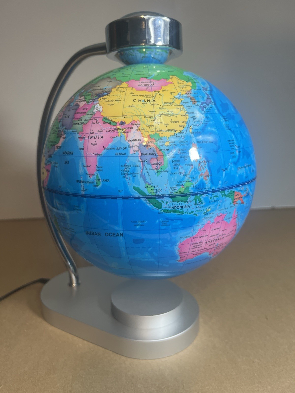 Floating Globe 8'' Magnetic Levitation Rotating Illuminated World
