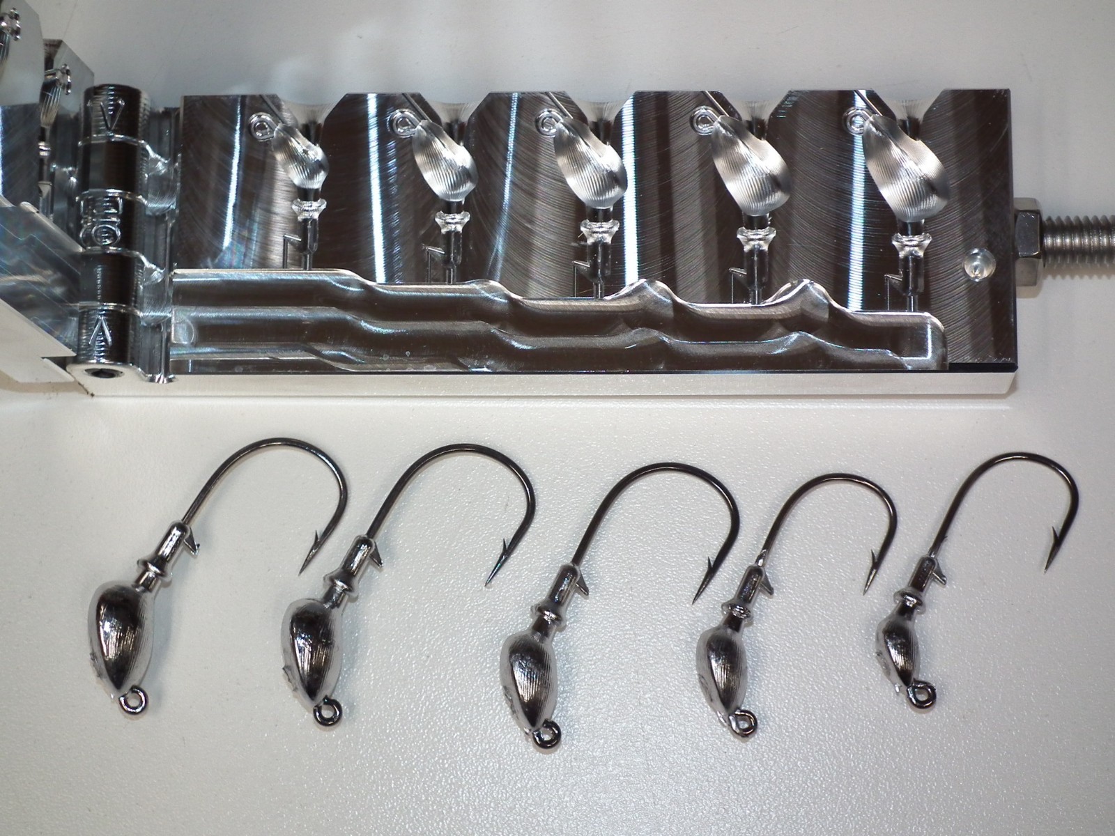 Freshwater Standup -6 jig mold 1/4, 3/8, 1/2, 5/8,3/4oz 32786 Weedless CNC USA