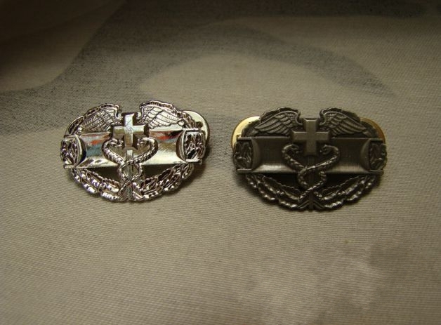 Set of 2 US Army Combat Medical Medic + Metal Badge 1st Award Hat Pin