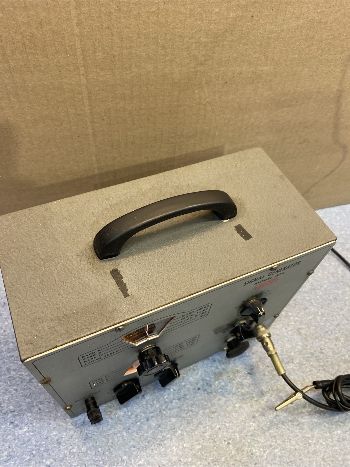 Vintage EICO Model 324 Signal Generator Ham Radio Powers On