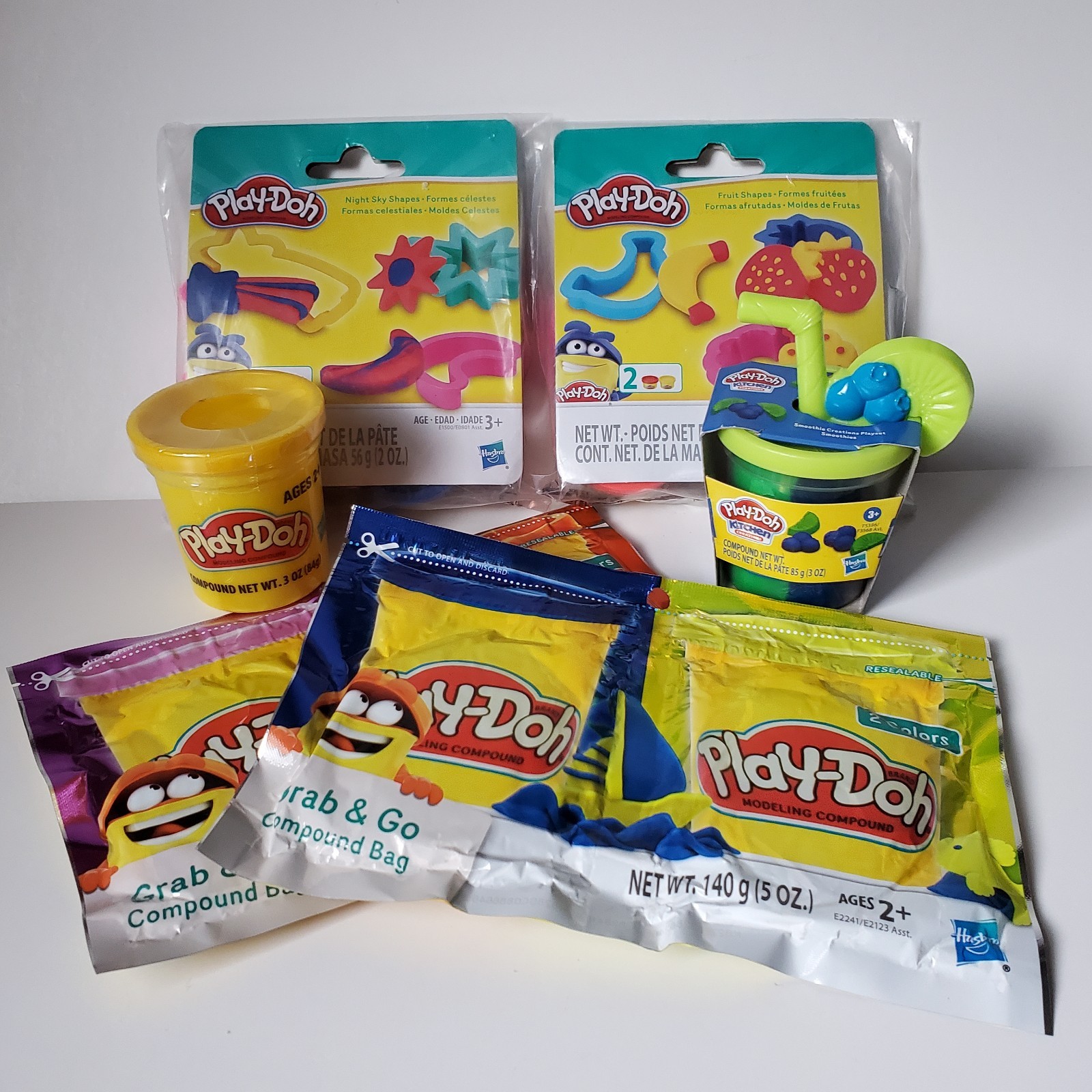 Play-Doh Lot Shape Cutters Moon Stars, Fruit, 2 Tubs Two 2 Packs Molding Tools *