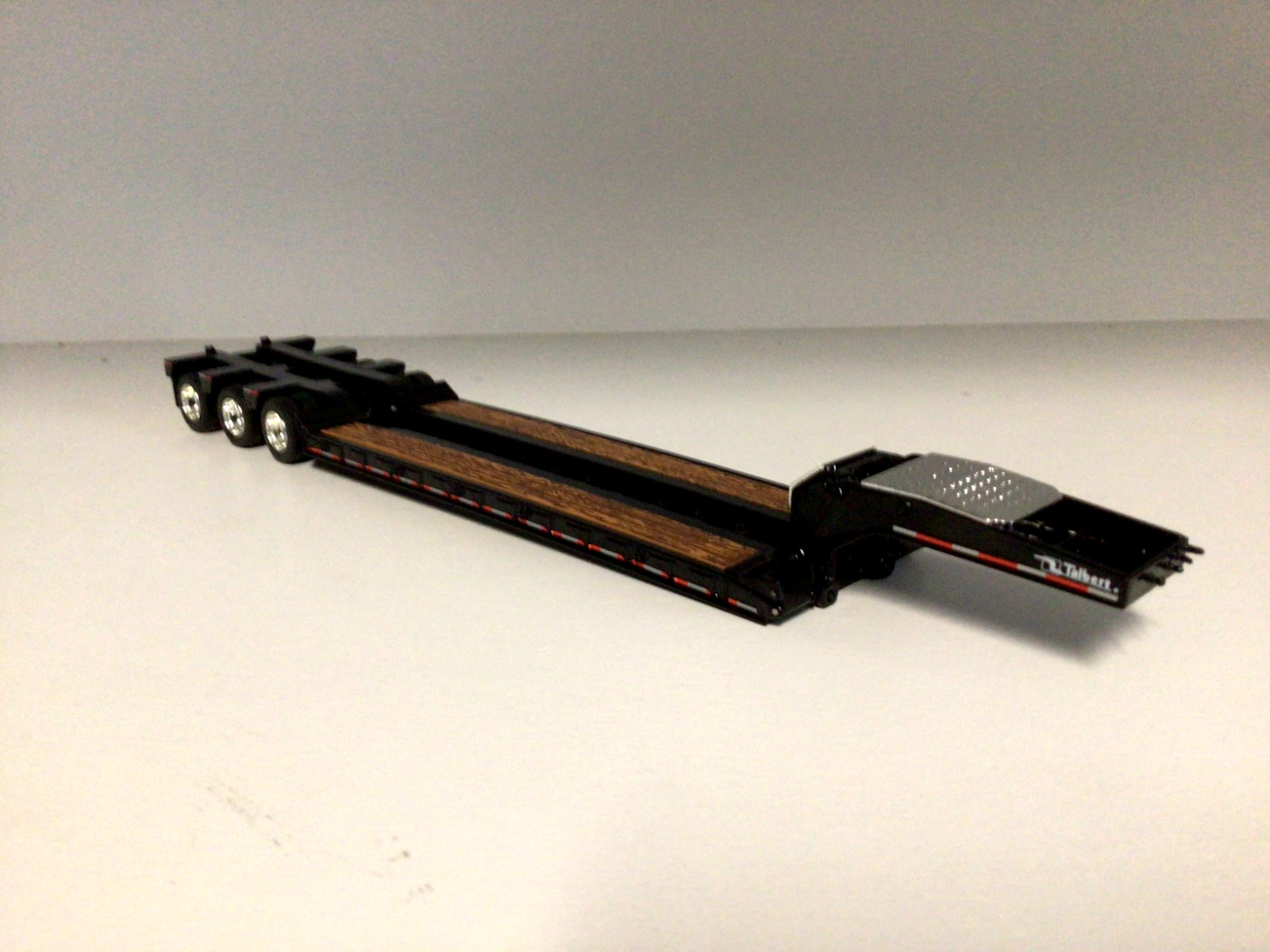 NEW DCP BLACK 1/64 Talbert Lowboy w/ Detachable Goose