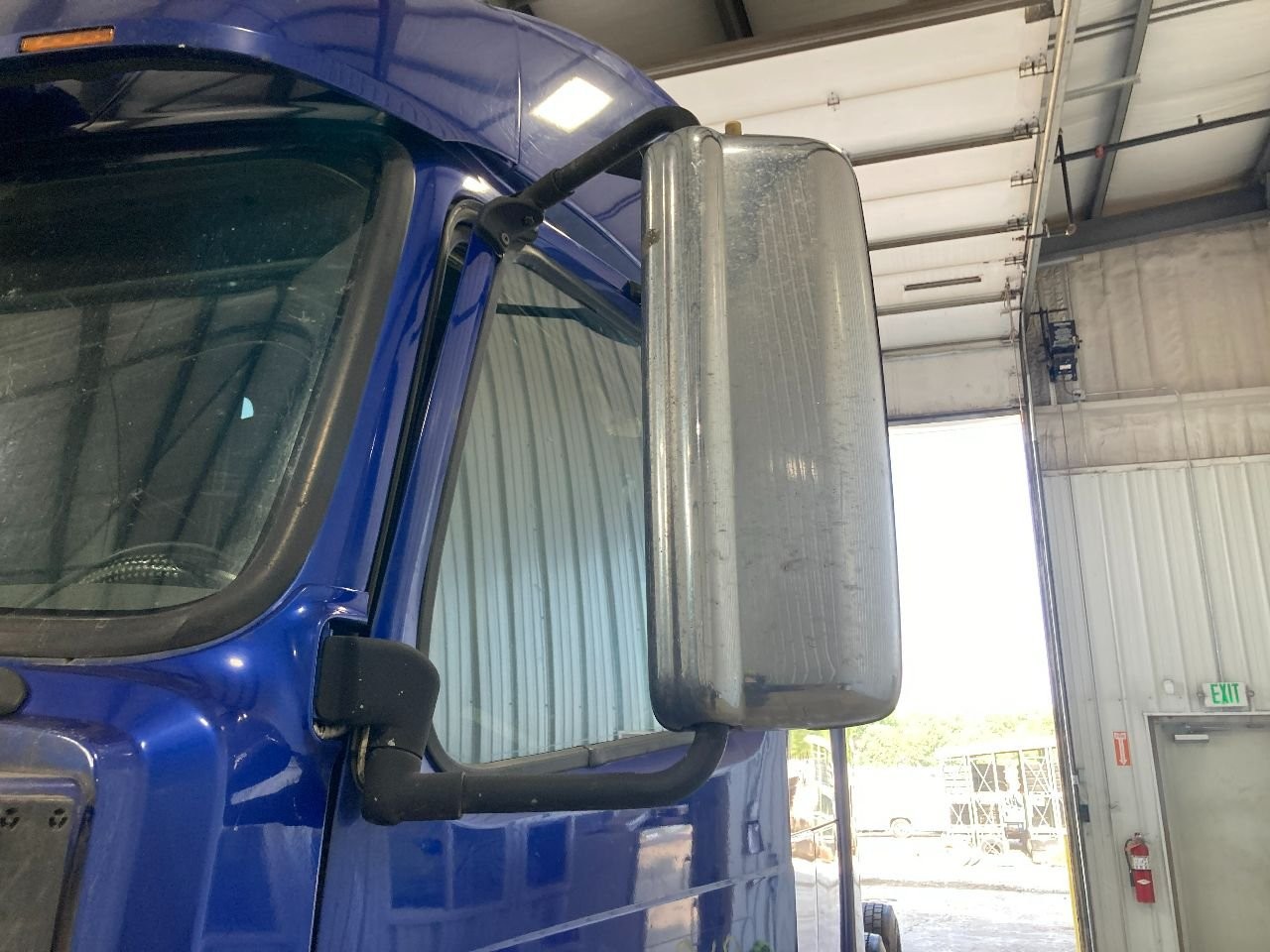 2003-2012 Volvo VNL POLY/CHROME Left/Driver Door Mirror - Used