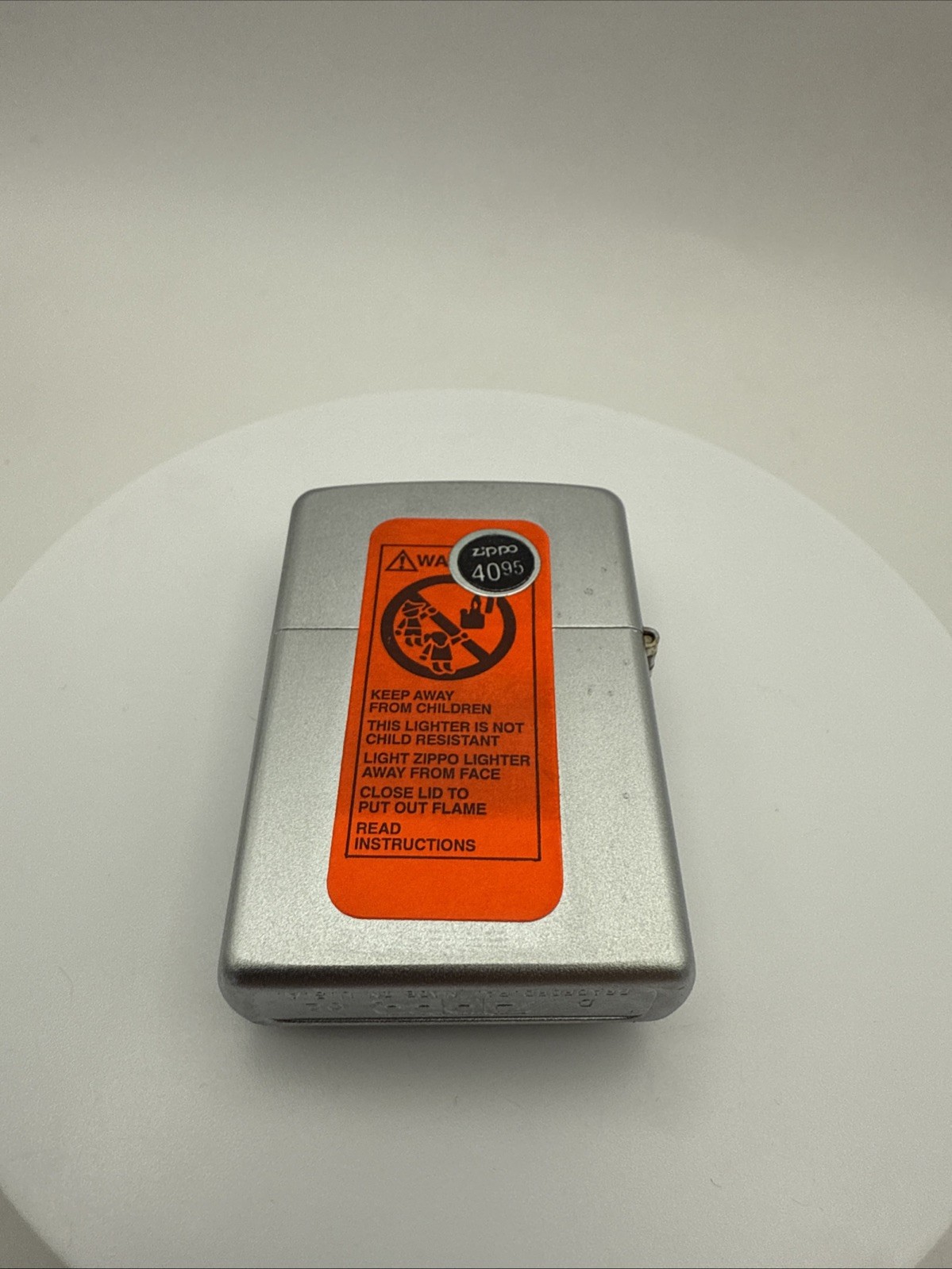 ZIPPO SILVER SPEARS LIGHTER 2002 - BNIB & RARE 389