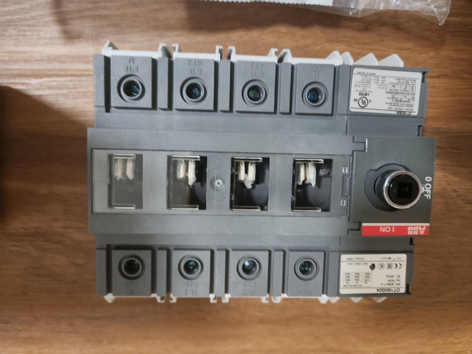 ABB 4P Pole Base Mounting Isolator Switch-160A Maximum Current,132kW PowerRating