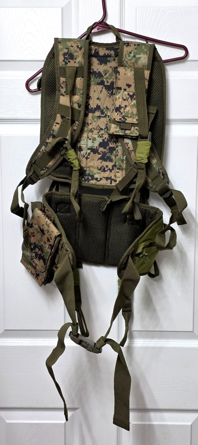 Universal Harness for Hunting Tree Stand, Ergonomic, Padded, 3 Pouches -New
