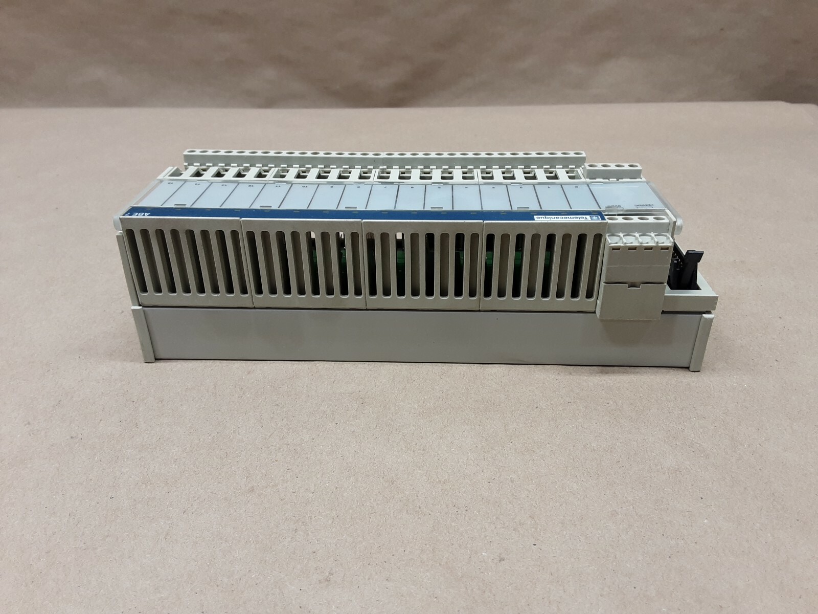 Telemecanique ABE7S16S2B0 Interface Module Connection Solid State #1081B19PR3*KR