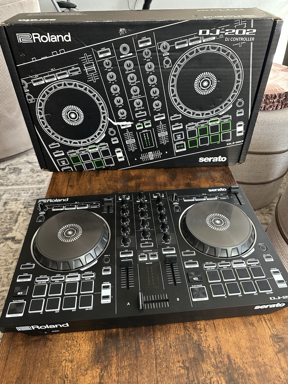 Roland DJ-202 2-Channel 4-deck Serato USB Sequencer Controller w/ Dust Cover
