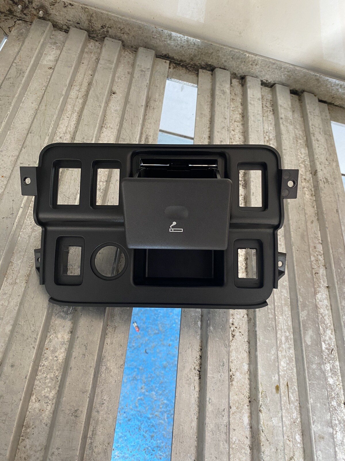 LAND ROVER FREELANDER 1 ASHTRAY & SURROUND FHR100460LNF FJM101330 GENUINE