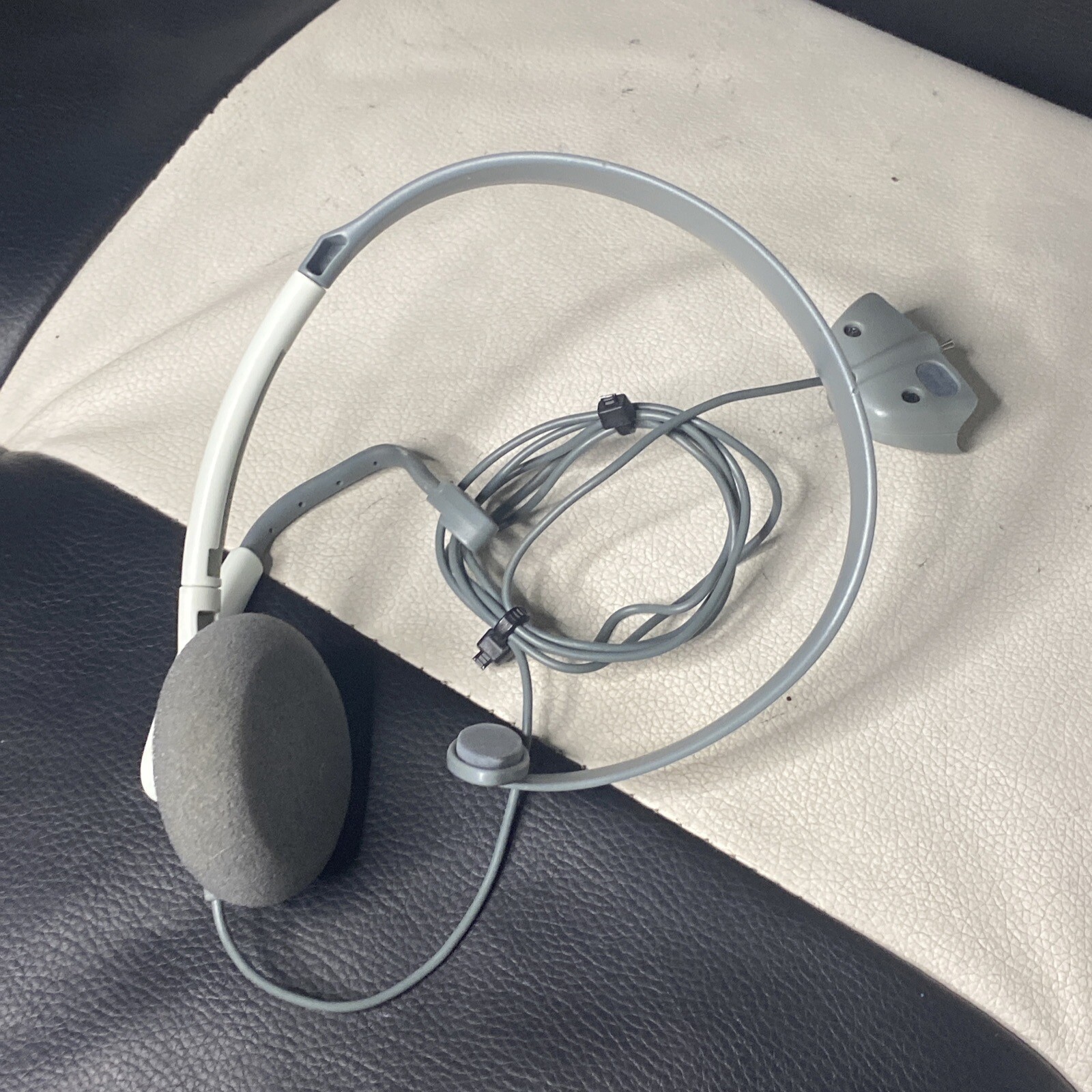 Microsoft Xbox 360 Live Wired Headset W/Mic - White Headset