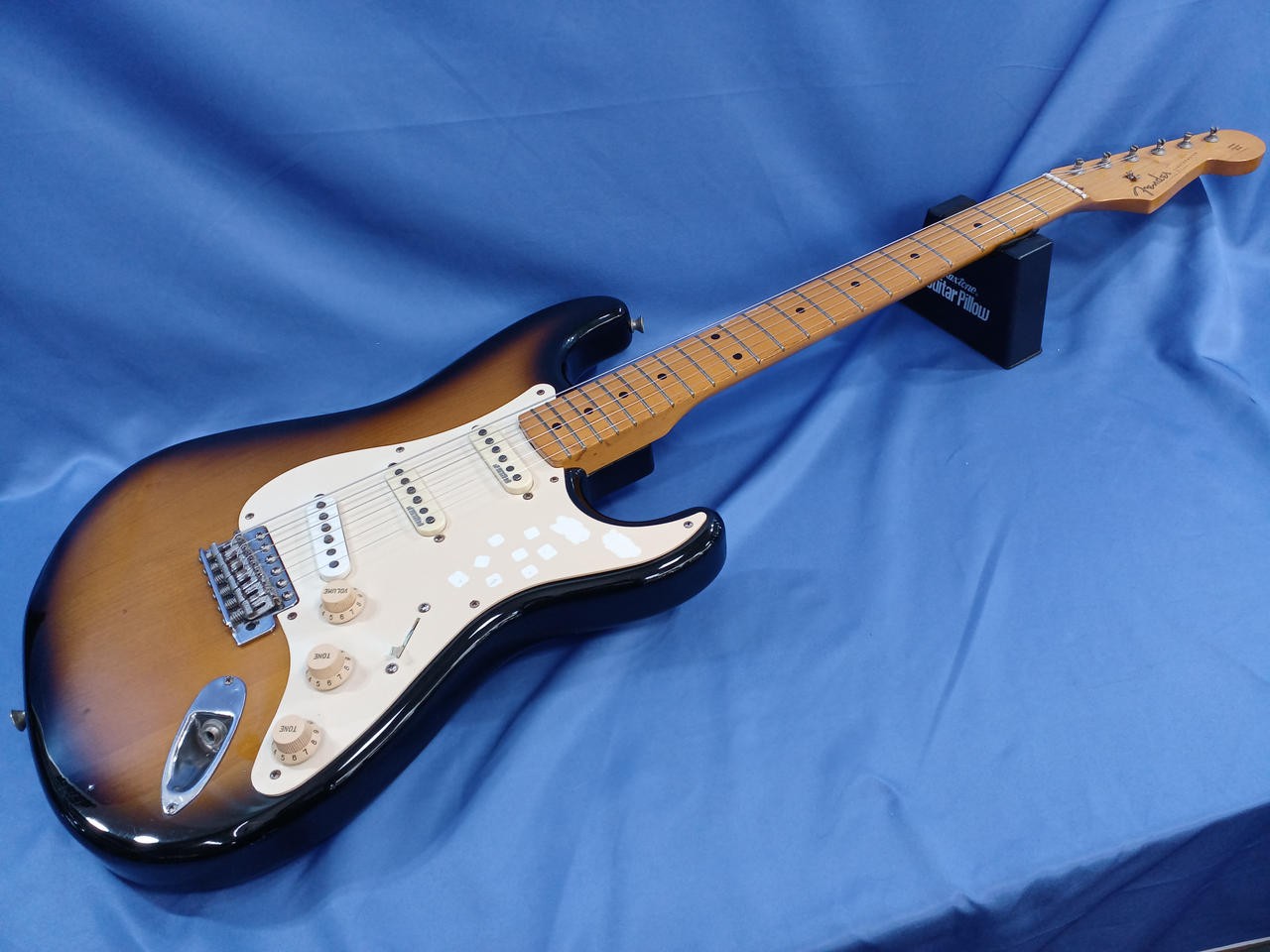 FENDER JAPAN STRATCASTAR Electric Guitar