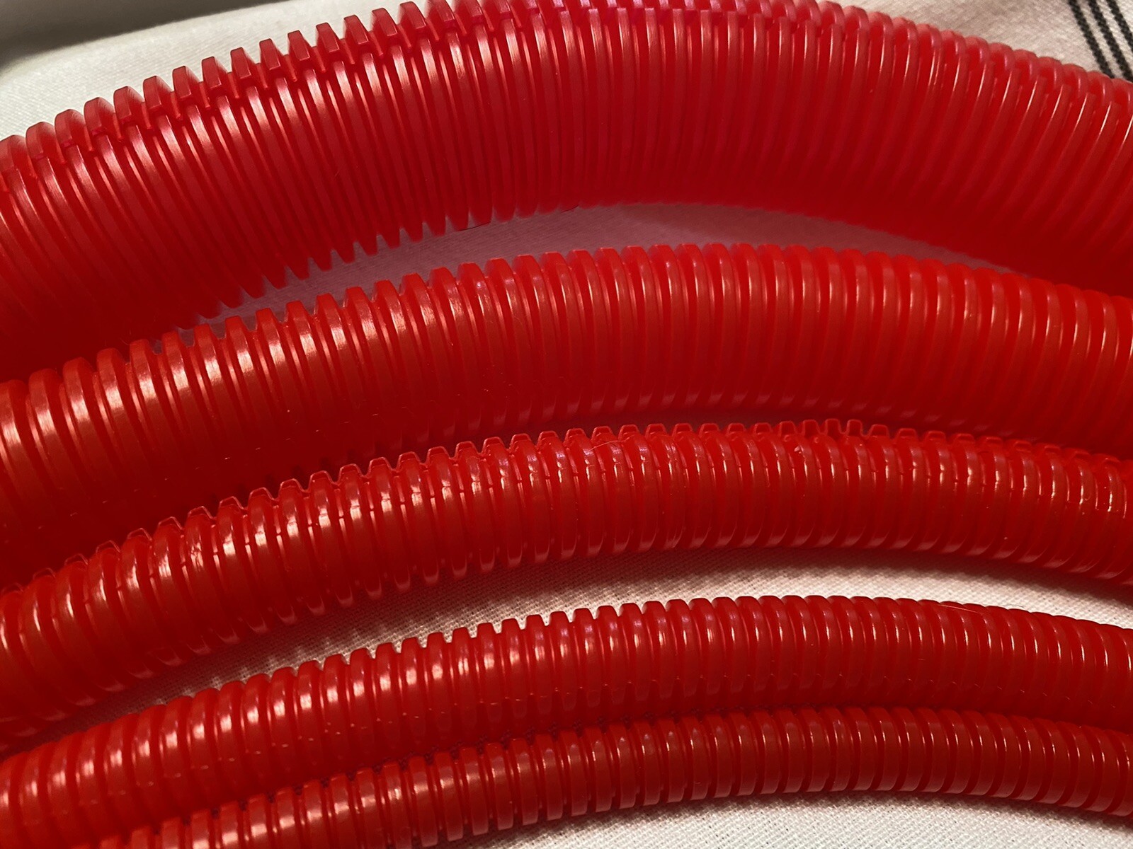 Split Loom Tubing Wire & Hose Cover 1/4", 3/8", 1/2", 3/4", 1" (5 piece) Red 32'