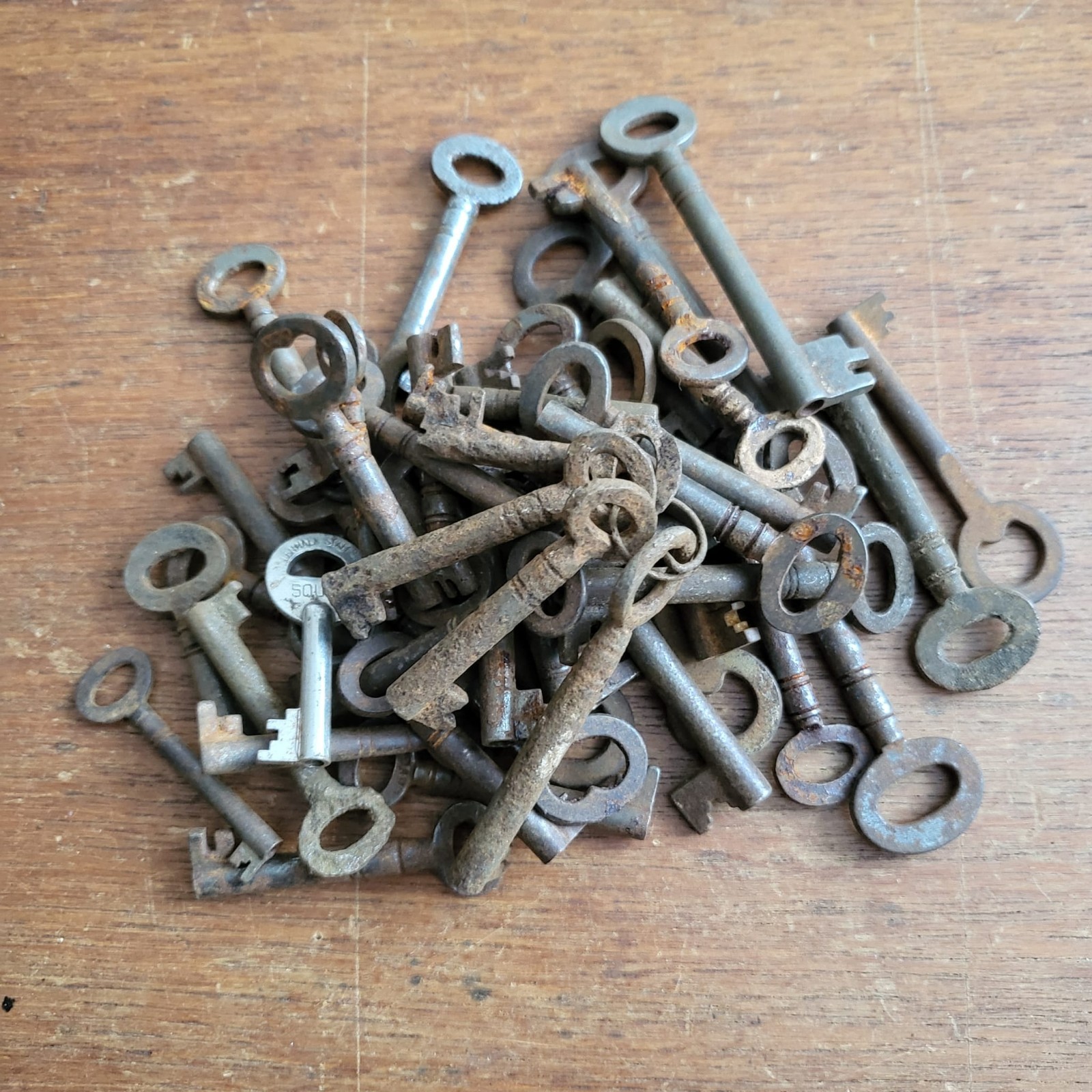 Lot Of 15 Antique / Vintage Skeleton Keys Barrel Keys Mixed