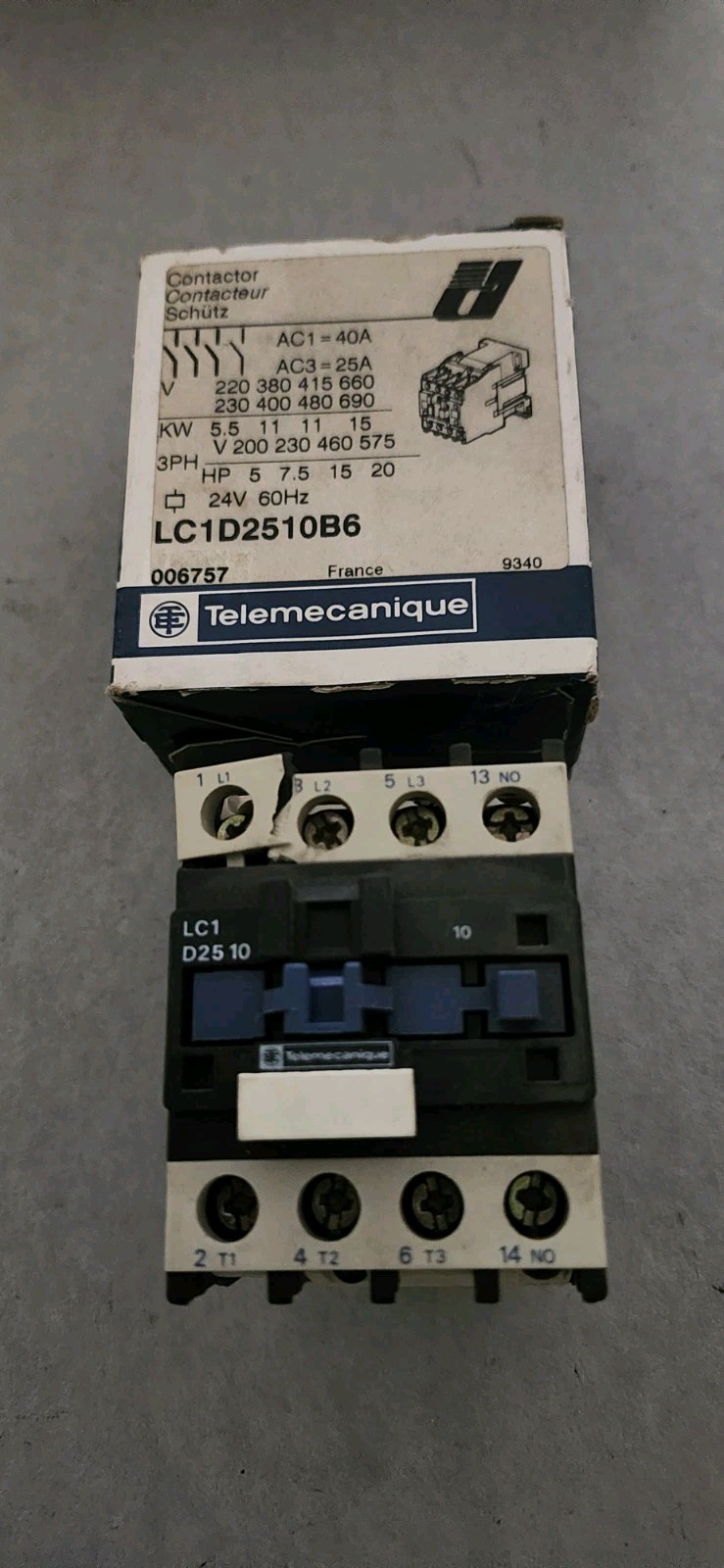 TELEMECANIQUE LC1D2510B6 24 VOLT CONTACTOR