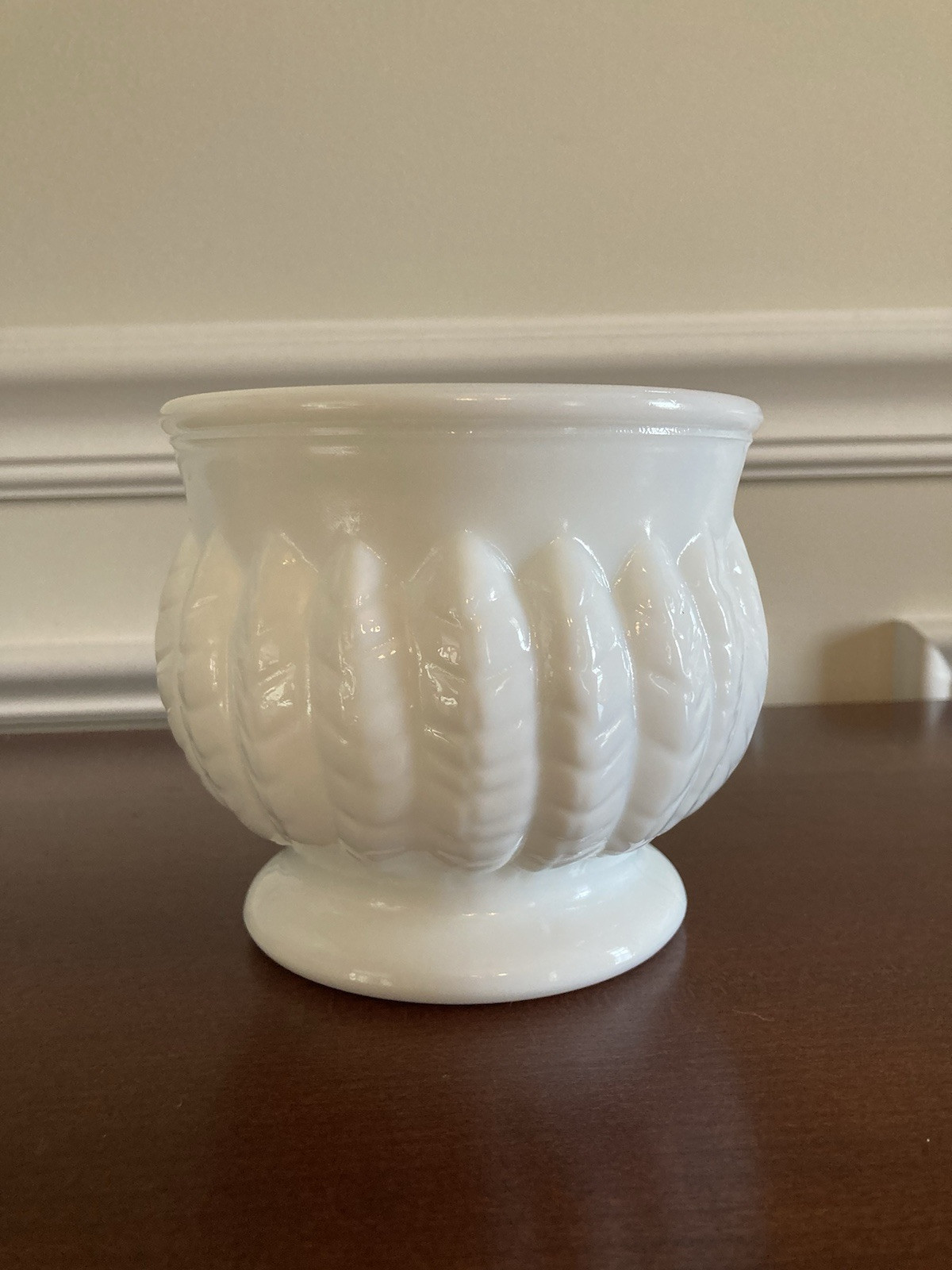 Randall Vintage White Milk Glass Feather Leaf Planter
