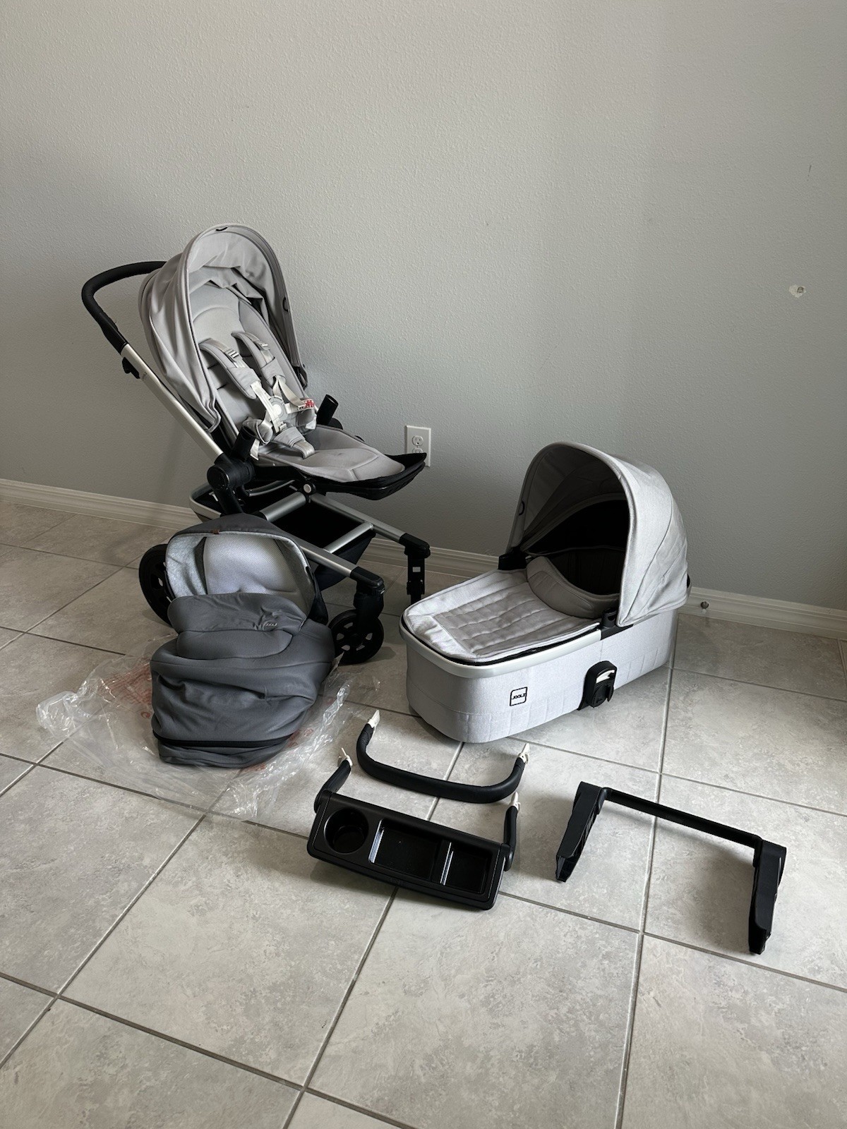 Joolz Hub Stroller,Bassinet ,Reversible Seat Gray/Black